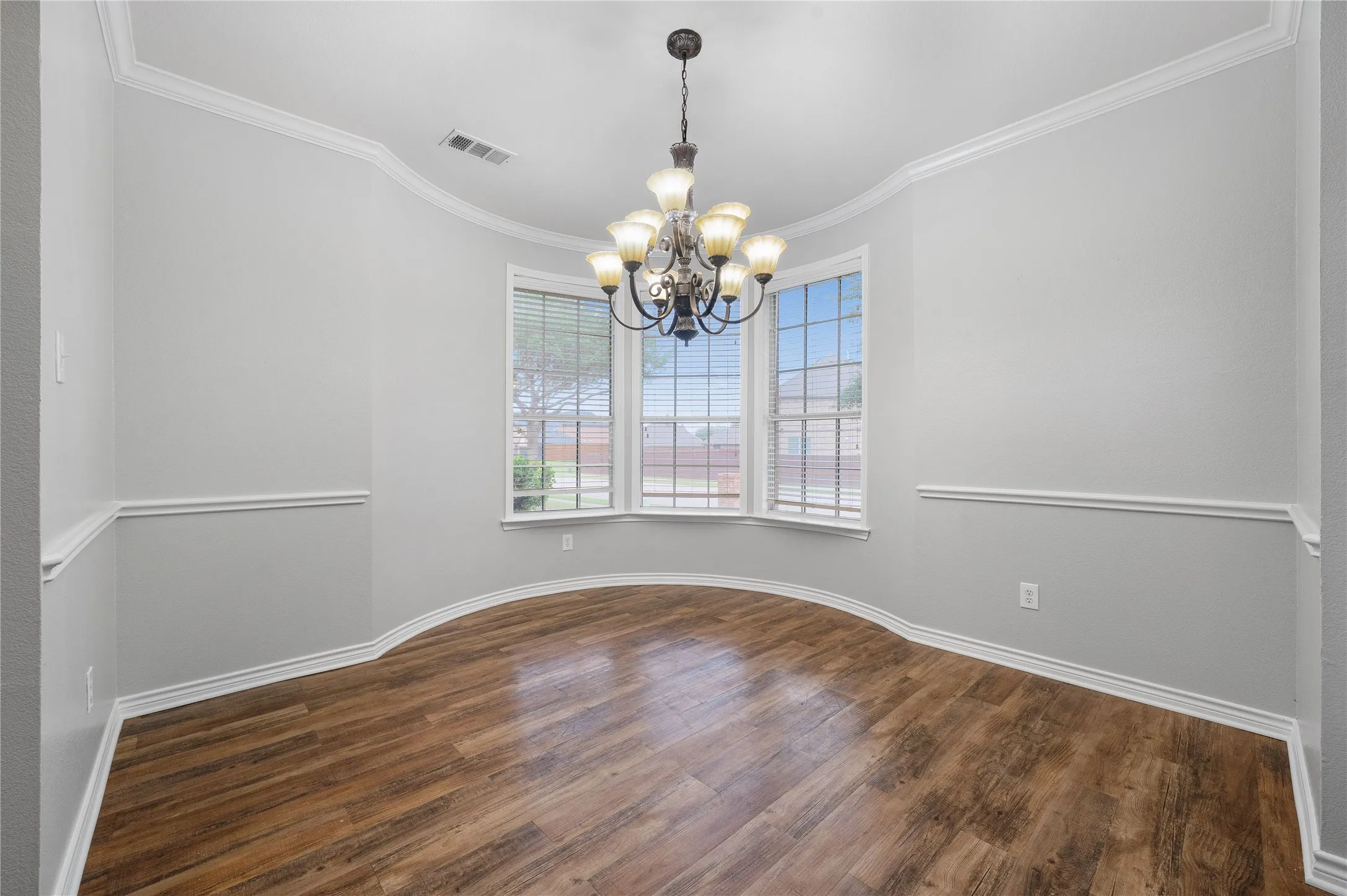 Single Family Residence For Sale in Collin County , 280 Dave Trail, Prosper, Texas 75078, 4 Bedroom, 4 Bathroom, 2 Garage spaces, 3,930 Sqft, built in 2006, mls#21267992, Real Estate Agent in Prosper, Homes For Sale in Collin county, Homes For Sale in Prosper, Realtor in Prosper Texas, Real Estate Brokerage Independent Realty Texas, Luminita Cordes Realtor
