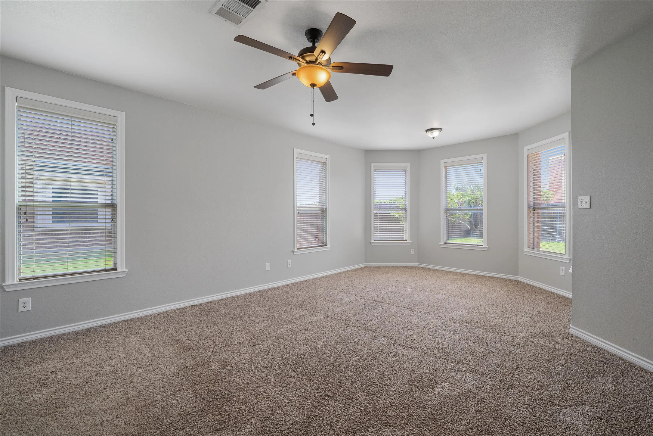 Single Family Residence For Sale in Collin County , 280 Dave Trail, Prosper, Texas 75078, 4 Bedroom, 4 Bathroom, 2 Garage spaces, 3,930 Sqft, built in 2006, mls#21267992, Real Estate Agent in Prosper, Homes For Sale in Collin county, Homes For Sale in Prosper, Realtor in Prosper Texas, Real Estate Brokerage Independent Realty Texas, Luminita Cordes Realtor
