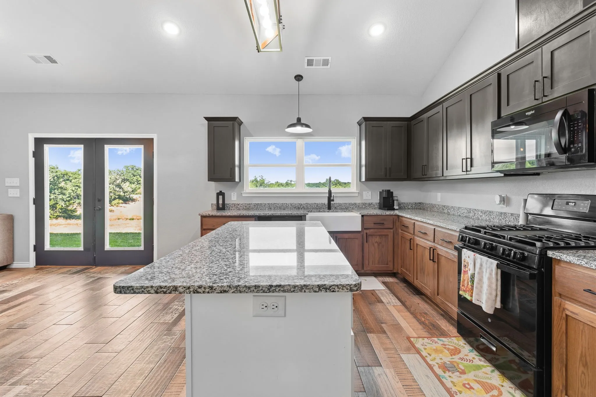 Single Family Residence For Sale in Montague County , 688 Sandstone Court, Sunset, Texas 76270, 4 Bedroom, 2 Bathroom, 2 Garage spaces, 1,992 Sqft, built in 2022, mls#21266984, Real Estate Agent in Sunset, Homes For Sale in Montague county, Homes For Sale in Sunset, Realtor in Sunset Texas, Real Estate Brokerage Independent Realty Texas, Luminita Cordes Realtor