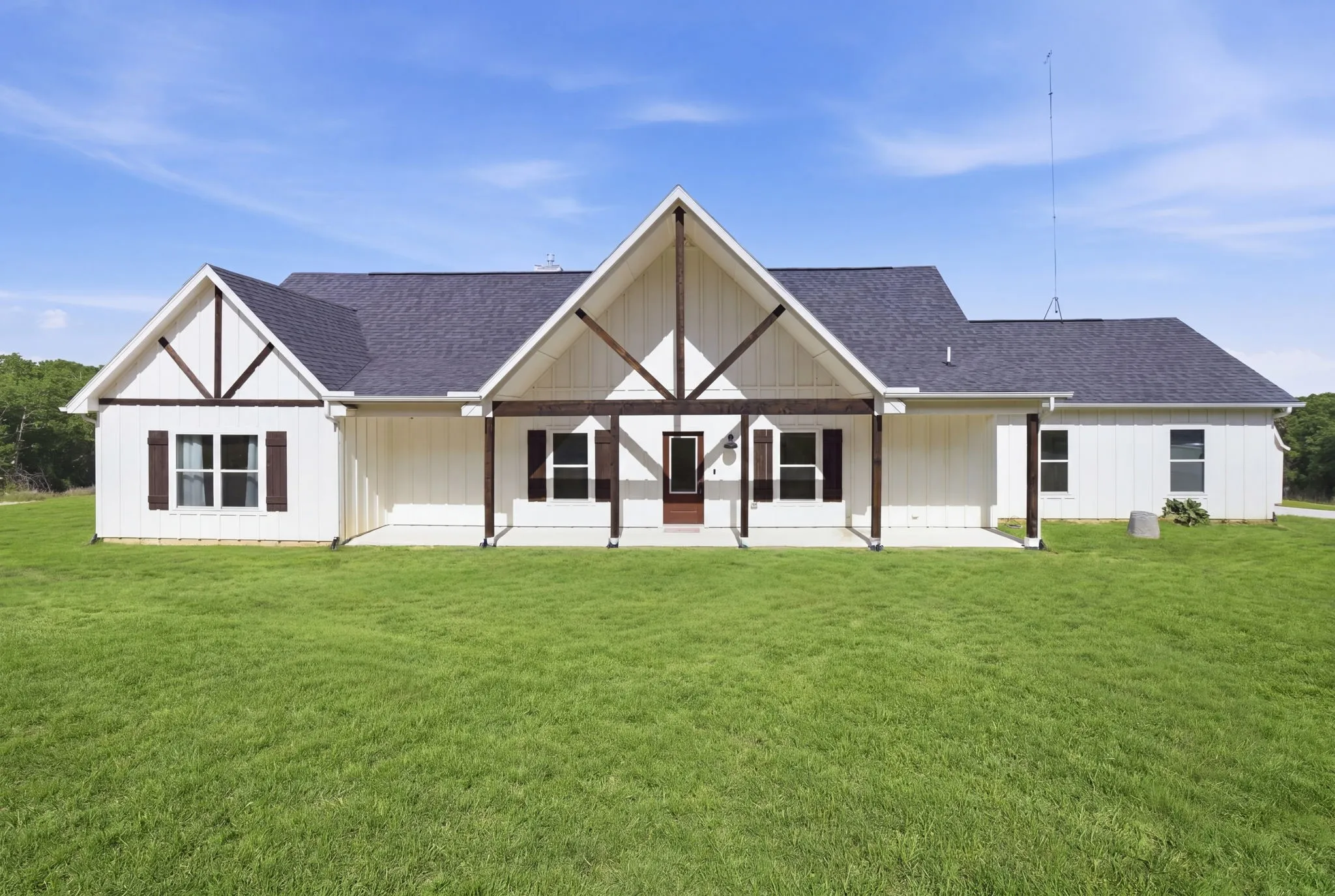 Single Family Residence For Sale in Montague County , 688 Sandstone Court, Sunset, Texas 76270, 4 Bedroom, 2 Bathroom, 2 Garage spaces, 1,992 Sqft, built in 2022, mls#21266984, Real Estate Agent in Sunset, Homes For Sale in Montague county, Homes For Sale in Sunset, Realtor in Sunset Texas, Real Estate Brokerage Independent Realty Texas, Luminita Cordes Realtor