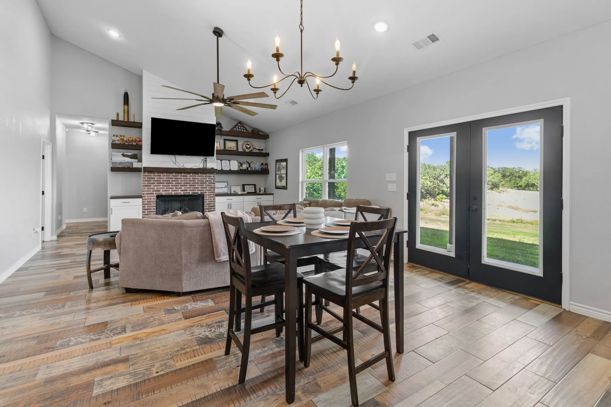 Single Family Residence For Sale in Montague County , 688 Sandstone Court, Sunset, Texas 76270, 4 Bedroom, 2 Bathroom, 2 Garage spaces, 1,992 Sqft, built in 2022, mls#21266984, Real Estate Agent in Sunset, Homes For Sale in Montague county, Homes For Sale in Sunset, Realtor in Sunset Texas, Real Estate Brokerage Independent Realty Texas, Luminita Cordes Realtor