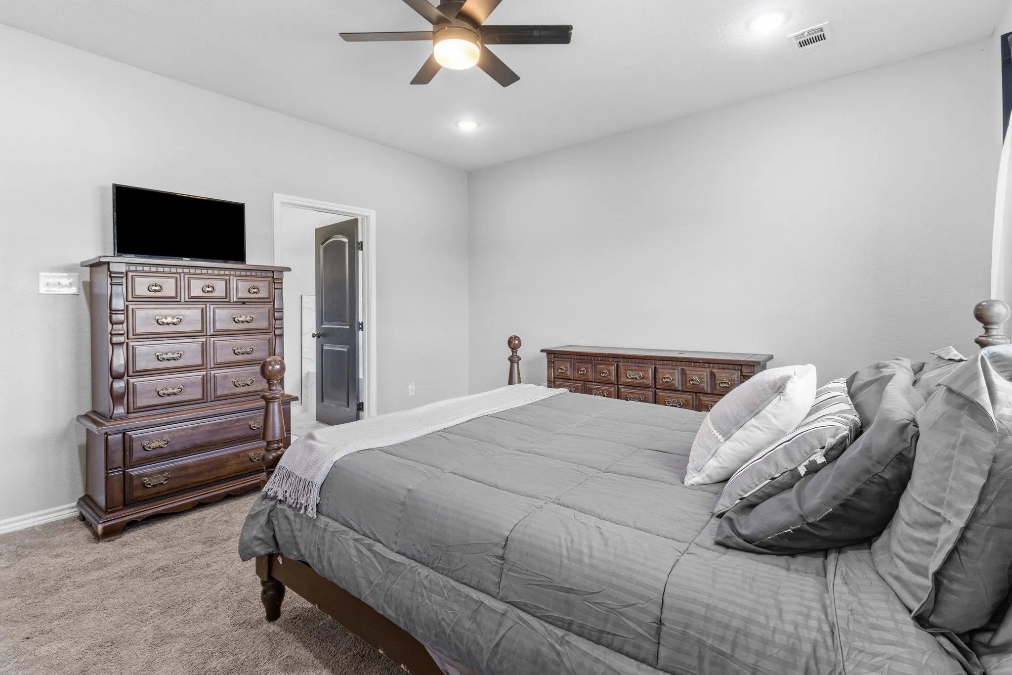 Single Family Residence For Sale in Montague County , 688 Sandstone Court, Sunset, Texas 76270, 4 Bedroom, 2 Bathroom, 2 Garage spaces, 1,992 Sqft, built in 2022, mls#21266984, Real Estate Agent in Sunset, Homes For Sale in Montague county, Homes For Sale in Sunset, Realtor in Sunset Texas, Real Estate Brokerage Independent Realty Texas, Luminita Cordes Realtor