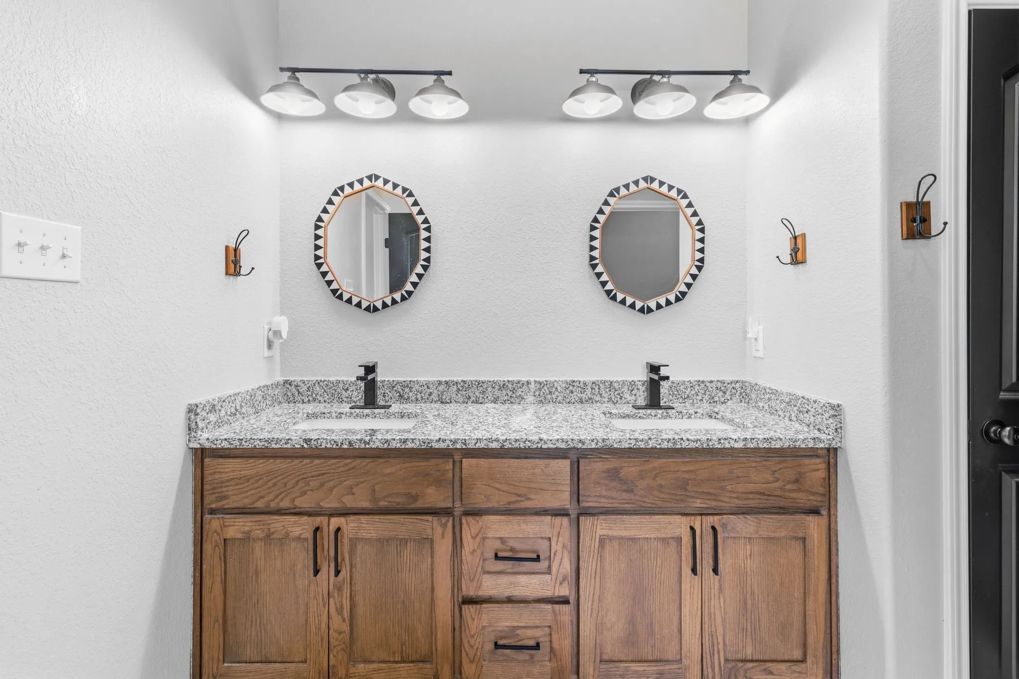 Single Family Residence For Sale in Montague County , 688 Sandstone Court, Sunset, Texas 76270, 4 Bedroom, 2 Bathroom, 2 Garage spaces, 1,992 Sqft, built in 2022, mls#21266984, Real Estate Agent in Sunset, Homes For Sale in Montague county, Homes For Sale in Sunset, Realtor in Sunset Texas, Real Estate Brokerage Independent Realty Texas, Luminita Cordes Realtor