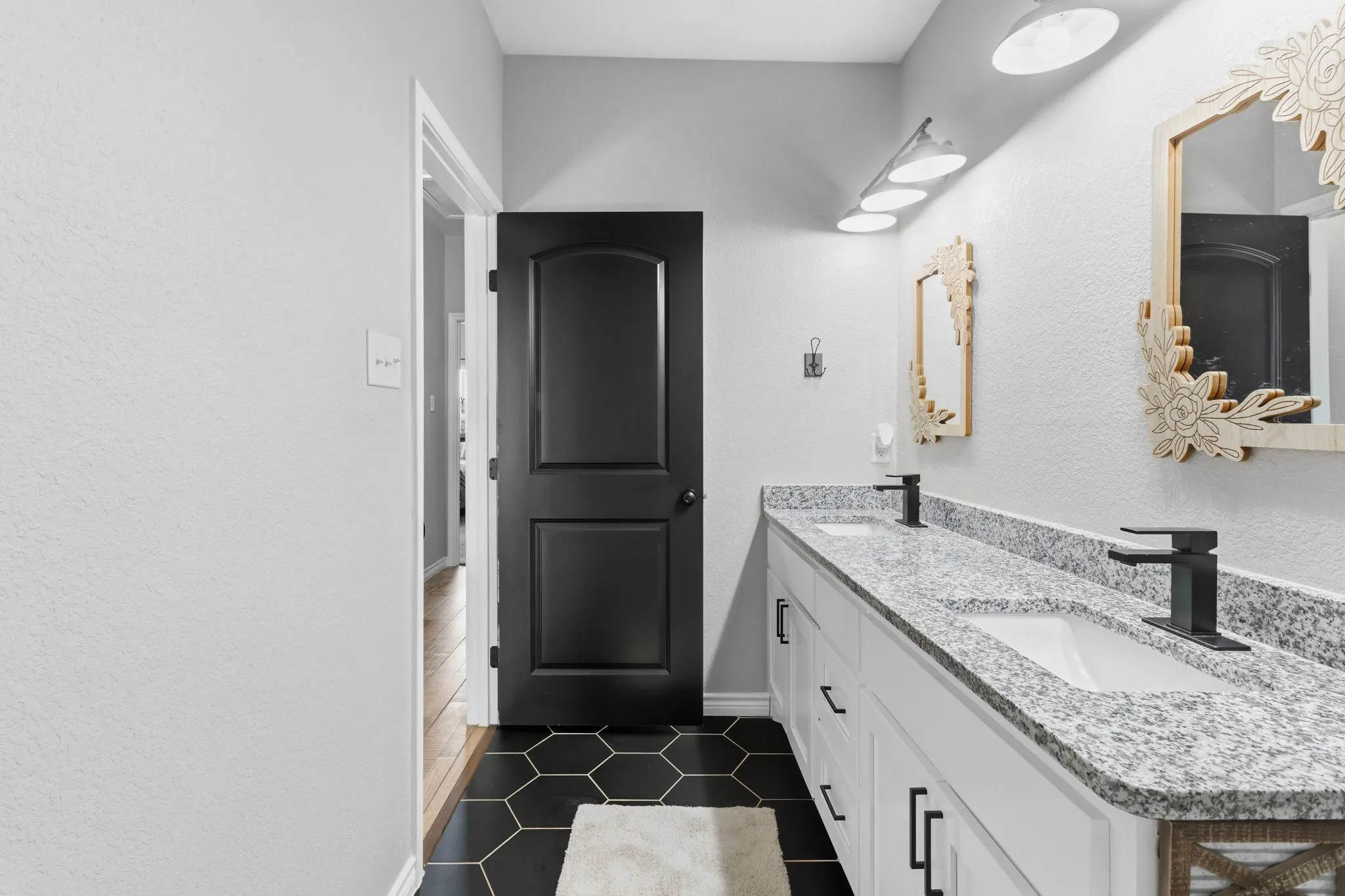 Single Family Residence For Sale in Montague County , 688 Sandstone Court, Sunset, Texas 76270, 4 Bedroom, 2 Bathroom, 2 Garage spaces, 1,992 Sqft, built in 2022, mls#21266984, Real Estate Agent in Sunset, Homes For Sale in Montague county, Homes For Sale in Sunset, Realtor in Sunset Texas, Real Estate Brokerage Independent Realty Texas, Luminita Cordes Realtor