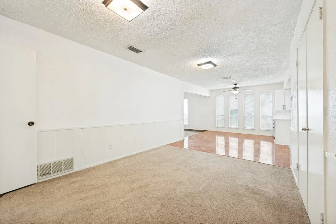 Single Family Residence For Sale in Dallas County , 3544 Esplendor Avenue, Irving, Texas 75062, 4 Bedroom, 3 Bathroom, 2 Garage spaces, 1,996 Sqft, built in 1970, Price $398,000, mls#21268011, Real Estate Agent in Irving, Homes For Sale in Dallas county, Homes For Sale in Irving, Realtor in Irving Texas, Real Estate Brokerage Independent Realty Texas, Luminita Cordes Realtor