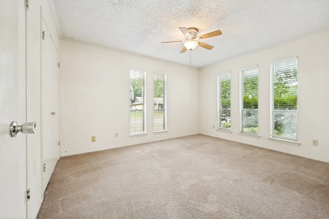 Single Family Residence For Sale in Dallas County , 3544 Esplendor Avenue, Irving, Texas 75062, 4 Bedroom, 3 Bathroom, 2 Garage spaces, 1,996 Sqft, built in 1970, Price $398,000, mls#21268011, Real Estate Agent in Irving, Homes For Sale in Dallas county, Homes For Sale in Irving, Realtor in Irving Texas, Real Estate Brokerage Independent Realty Texas, Luminita Cordes Realtor