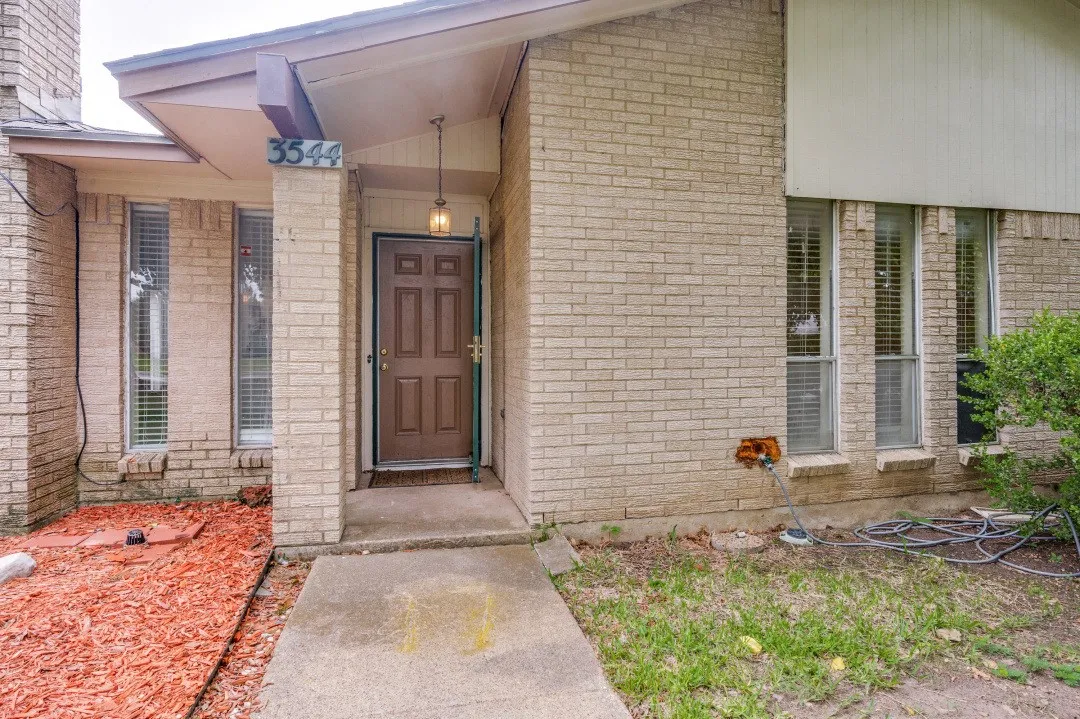 Single Family Residence For Sale in Dallas County , 3544 Esplendor Avenue, Irving, Texas 75062, 4 Bedroom, 3 Bathroom, 2 Garage spaces, 1,996 Sqft, built in 1970, Price $398,000, mls#21268011, Real Estate Agent in Irving, Homes For Sale in Dallas county, Homes For Sale in Irving, Realtor in Irving Texas, Real Estate Brokerage Independent Realty Texas, Luminita Cordes Realtor