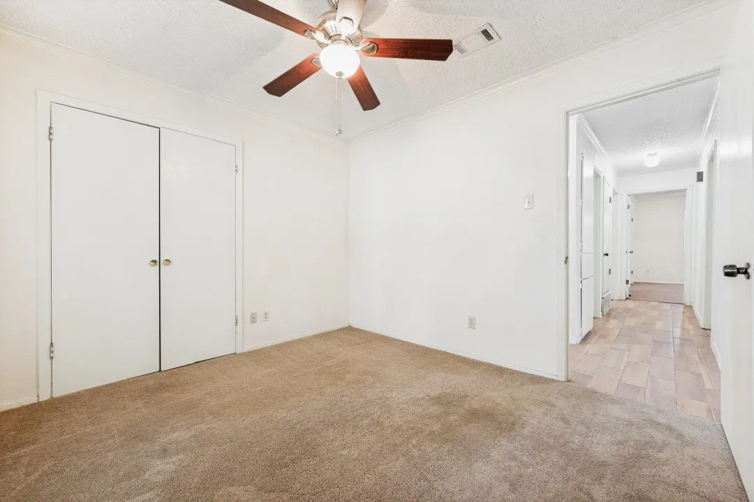 Single Family Residence For Sale in Dallas County , 3544 Esplendor Avenue, Irving, Texas 75062, 4 Bedroom, 3 Bathroom, 2 Garage spaces, 1,996 Sqft, built in 1970, Price $398,000, mls#21268011, Real Estate Agent in Irving, Homes For Sale in Dallas county, Homes For Sale in Irving, Realtor in Irving Texas, Real Estate Brokerage Independent Realty Texas, Luminita Cordes Realtor