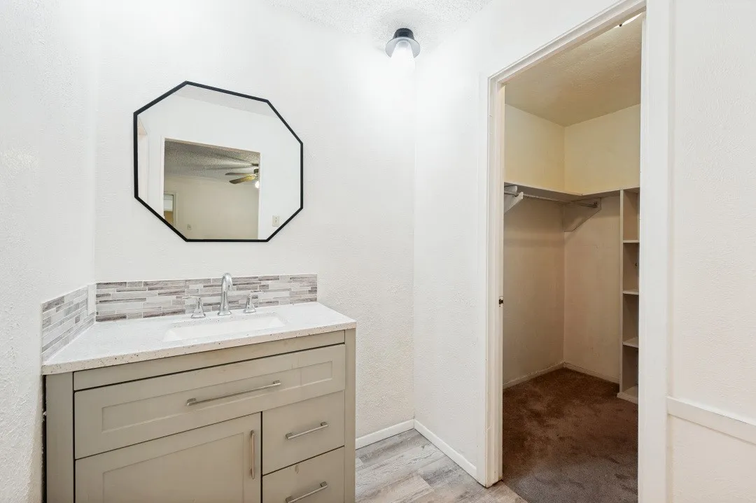 Single Family Residence For Sale in Dallas County , 3544 Esplendor Avenue, Irving, Texas 75062, 4 Bedroom, 3 Bathroom, 2 Garage spaces, 1,996 Sqft, built in 1970, Price $398,000, mls#21268011, Real Estate Agent in Irving, Homes For Sale in Dallas county, Homes For Sale in Irving, Realtor in Irving Texas, Real Estate Brokerage Independent Realty Texas, Luminita Cordes Realtor