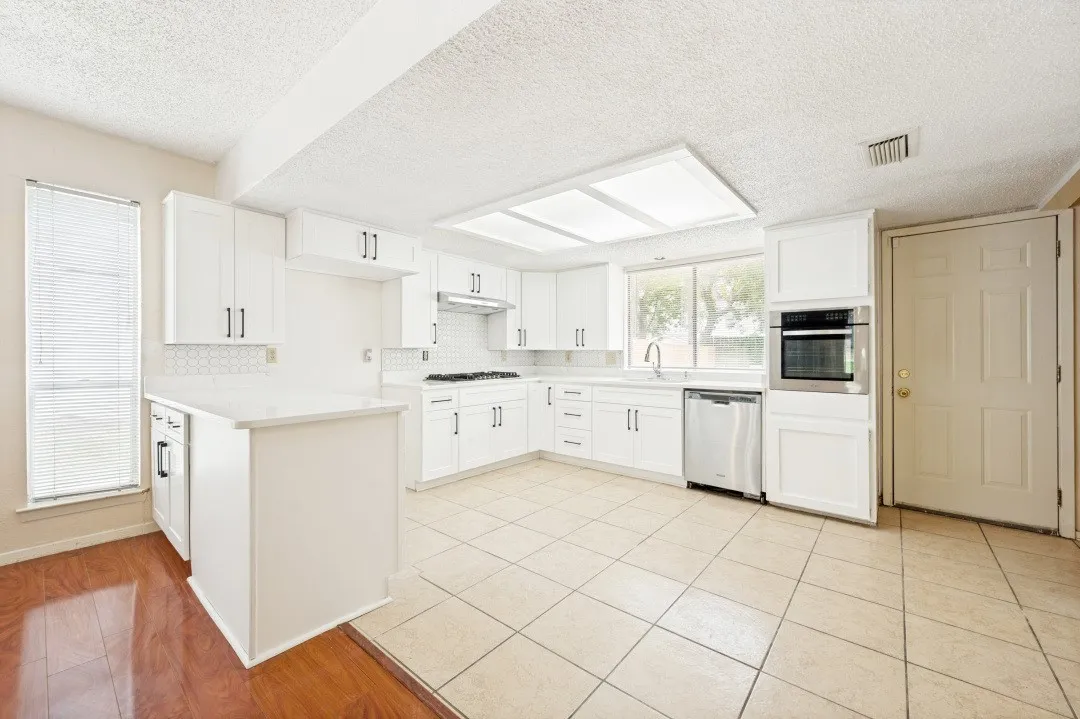 Single Family Residence For Sale in Dallas County , 3544 Esplendor Avenue, Irving, Texas 75062, 4 Bedroom, 3 Bathroom, 2 Garage spaces, 1,996 Sqft, built in 1970, Price $398,000, mls#21268011, Real Estate Agent in Irving, Homes For Sale in Dallas county, Homes For Sale in Irving, Realtor in Irving Texas, Real Estate Brokerage Independent Realty Texas, Luminita Cordes Realtor