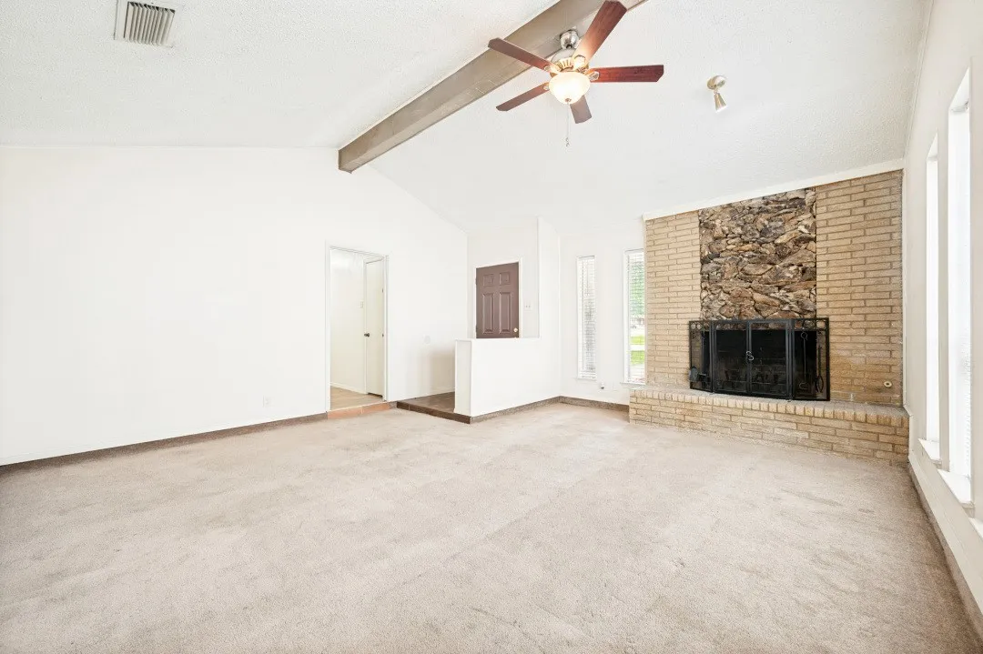 Single Family Residence For Sale in Dallas County , 3544 Esplendor Avenue, Irving, Texas 75062, 4 Bedroom, 3 Bathroom, 2 Garage spaces, 1,996 Sqft, built in 1970, Price $398,000, mls#21268011, Real Estate Agent in Irving, Homes For Sale in Dallas county, Homes For Sale in Irving, Realtor in Irving Texas, Real Estate Brokerage Independent Realty Texas, Luminita Cordes Realtor