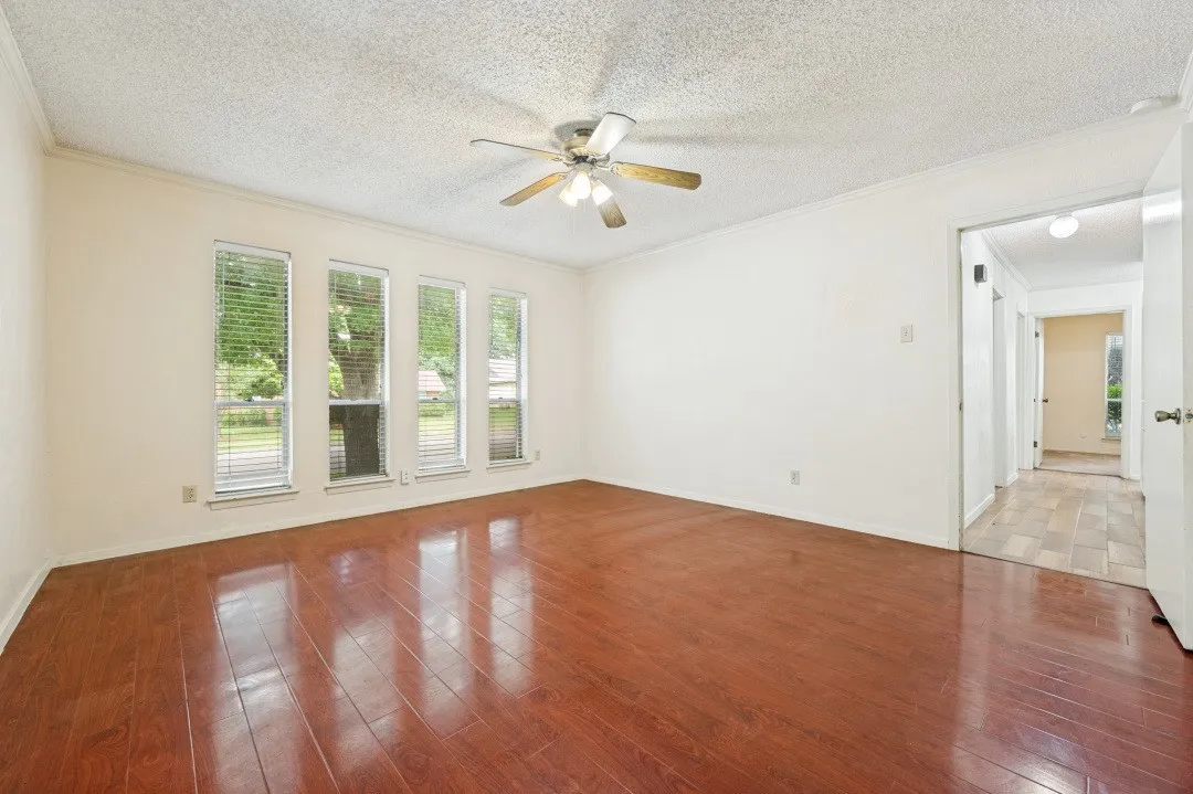 Single Family Residence For Sale in Dallas County , 3544 Esplendor Avenue, Irving, Texas 75062, 4 Bedroom, 3 Bathroom, 2 Garage spaces, 1,996 Sqft, built in 1970, Price $398,000, mls#21268011, Real Estate Agent in Irving, Homes For Sale in Dallas county, Homes For Sale in Irving, Realtor in Irving Texas, Real Estate Brokerage Independent Realty Texas, Luminita Cordes Realtor