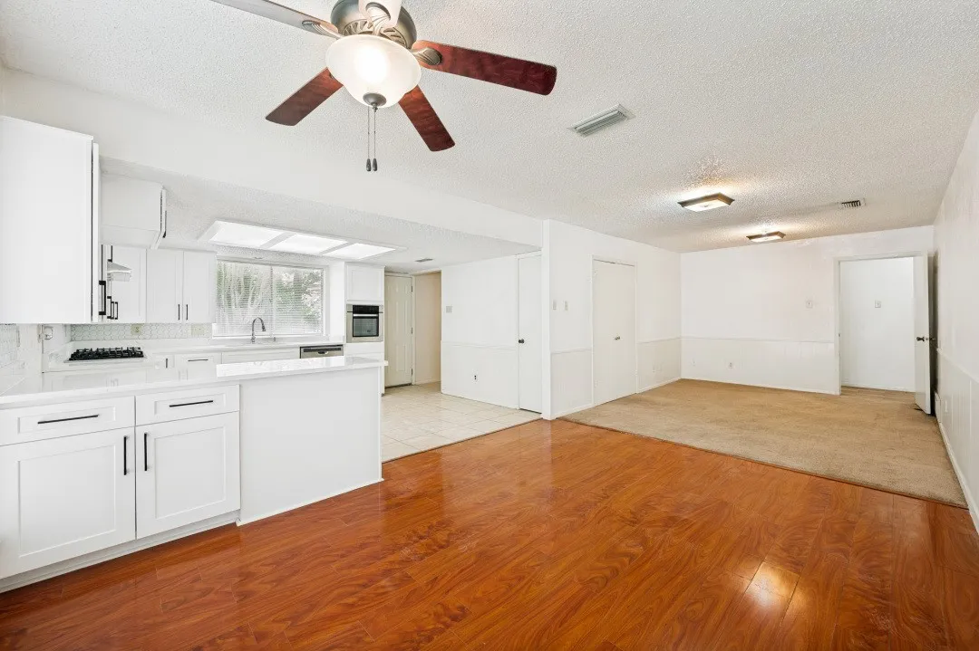 Single Family Residence For Sale in Dallas County , 3544 Esplendor Avenue, Irving, Texas 75062, 4 Bedroom, 3 Bathroom, 2 Garage spaces, 1,996 Sqft, built in 1970, Price $398,000, mls#21268011, Real Estate Agent in Irving, Homes For Sale in Dallas county, Homes For Sale in Irving, Realtor in Irving Texas, Real Estate Brokerage Independent Realty Texas, Luminita Cordes Realtor