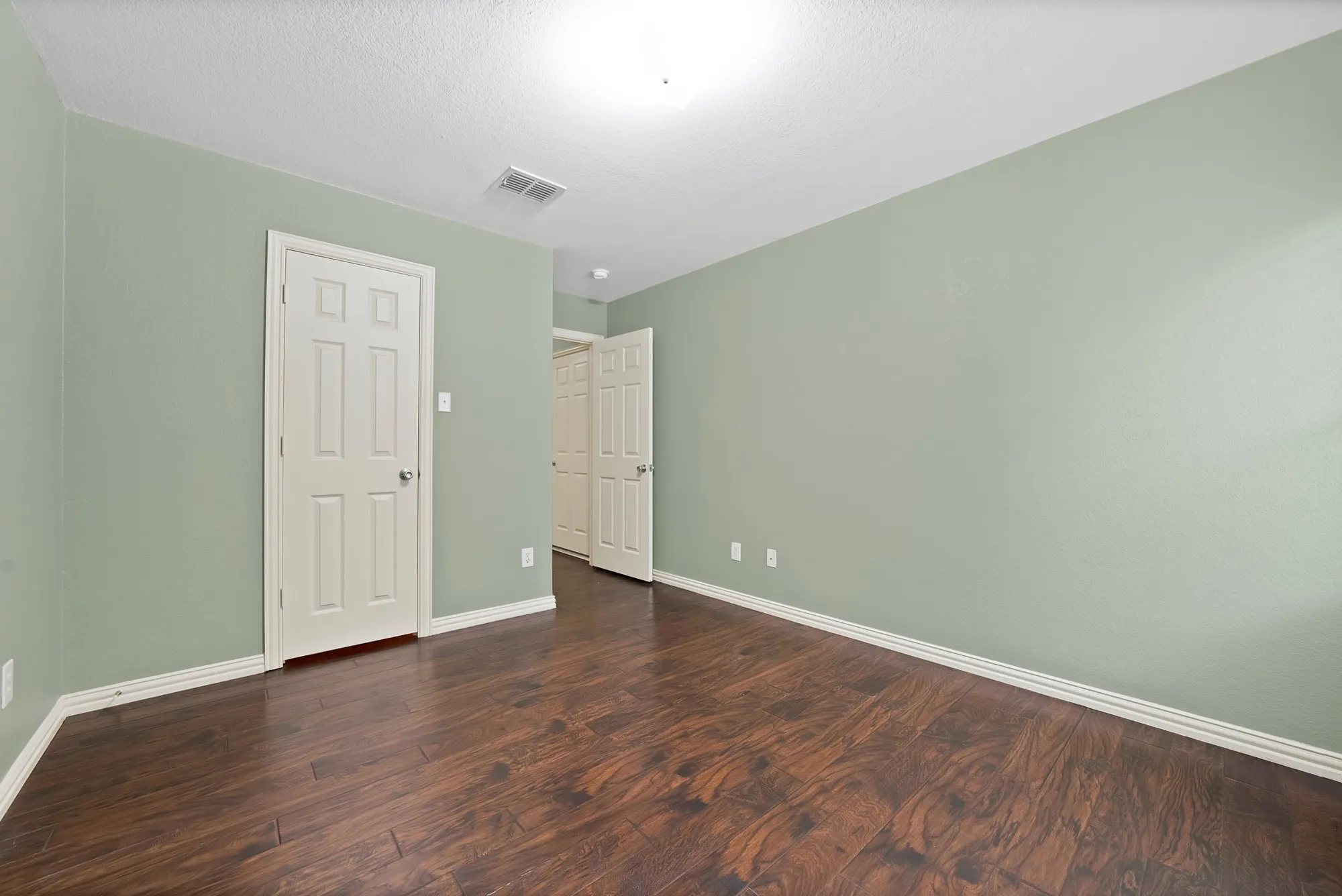 Single Family Residence For Sale in Denton County , 2805 Enchanted Eve Drive, Little Elm, Texas 75068, 4 Bedroom, 2 Bathroom, 2 Garage spaces, 1,980 Sqft, built in 2005, mls#21261445, Real Estate Agent in Little Elm, Homes For Sale in Denton county, Homes For Sale in Little Elm, Realtor in Little Elm Texas, Real Estate Brokerage Independent Realty Texas, Luminita Cordes Realtor