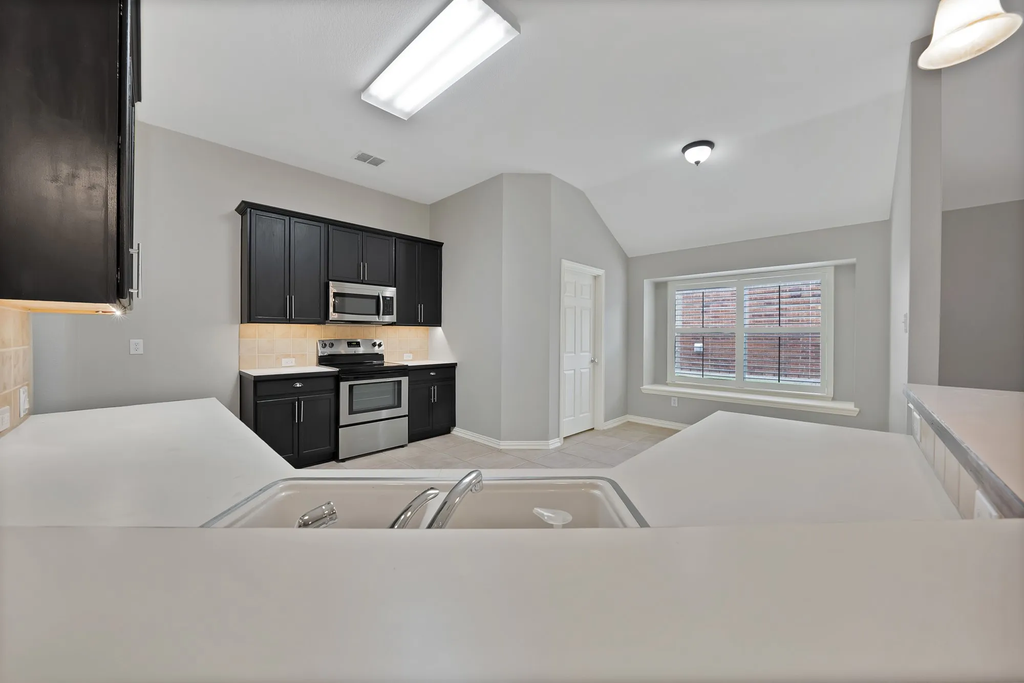 Single Family Residence For Sale in Denton County , 2805 Enchanted Eve Drive, Little Elm, Texas 75068, 4 Bedroom, 2 Bathroom, 2 Garage spaces, 1,980 Sqft, built in 2005, mls#21261445, Real Estate Agent in Little Elm, Homes For Sale in Denton county, Homes For Sale in Little Elm, Realtor in Little Elm Texas, Real Estate Brokerage Independent Realty Texas, Luminita Cordes Realtor