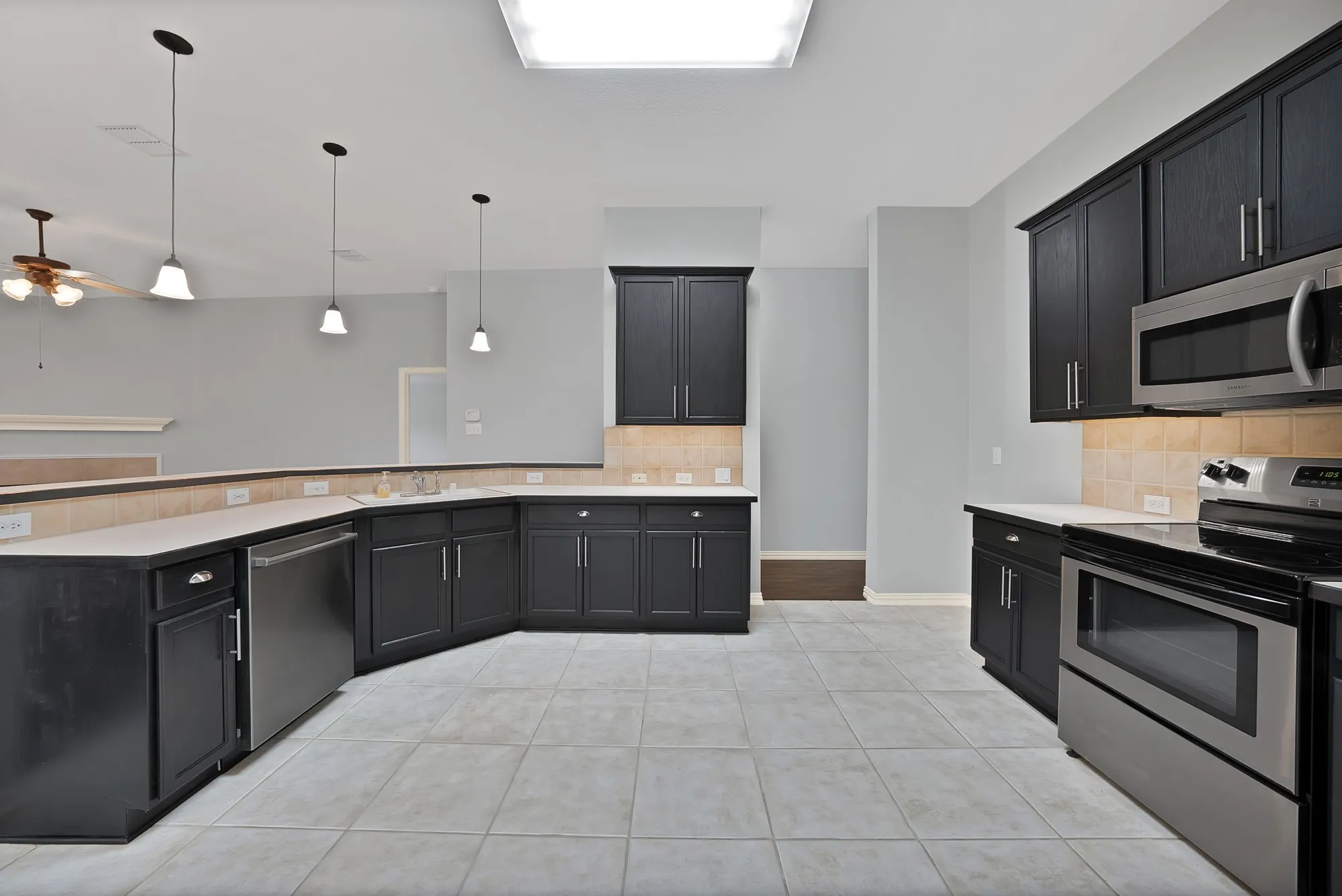 Single Family Residence For Sale in Denton County , 2805 Enchanted Eve Drive, Little Elm, Texas 75068, 4 Bedroom, 2 Bathroom, 2 Garage spaces, 1,980 Sqft, built in 2005, mls#21261445, Real Estate Agent in Little Elm, Homes For Sale in Denton county, Homes For Sale in Little Elm, Realtor in Little Elm Texas, Real Estate Brokerage Independent Realty Texas, Luminita Cordes Realtor