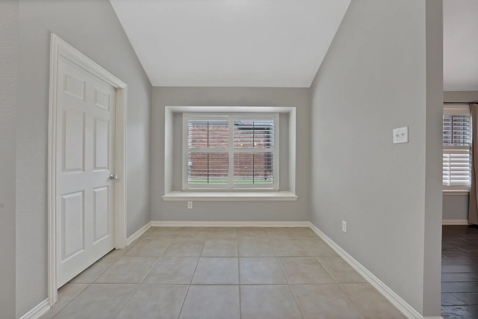Single Family Residence For Sale in Denton County , 2805 Enchanted Eve Drive, Little Elm, Texas 75068, 4 Bedroom, 2 Bathroom, 2 Garage spaces, 1,980 Sqft, built in 2005, mls#21261445, Real Estate Agent in Little Elm, Homes For Sale in Denton county, Homes For Sale in Little Elm, Realtor in Little Elm Texas, Real Estate Brokerage Independent Realty Texas, Luminita Cordes Realtor