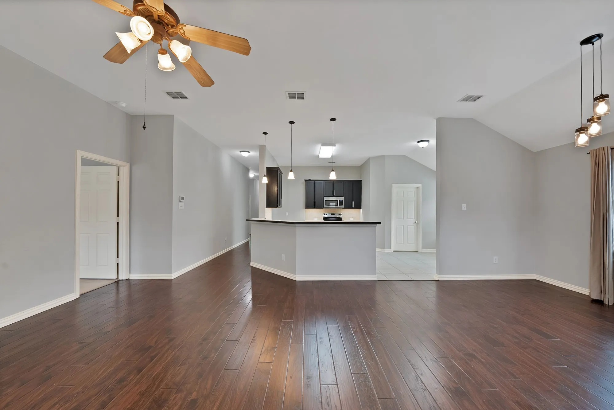 Single Family Residence For Sale in Denton County , 2805 Enchanted Eve Drive, Little Elm, Texas 75068, 4 Bedroom, 2 Bathroom, 2 Garage spaces, 1,980 Sqft, built in 2005, mls#21261445, Real Estate Agent in Little Elm, Homes For Sale in Denton county, Homes For Sale in Little Elm, Realtor in Little Elm Texas, Real Estate Brokerage Independent Realty Texas, Luminita Cordes Realtor