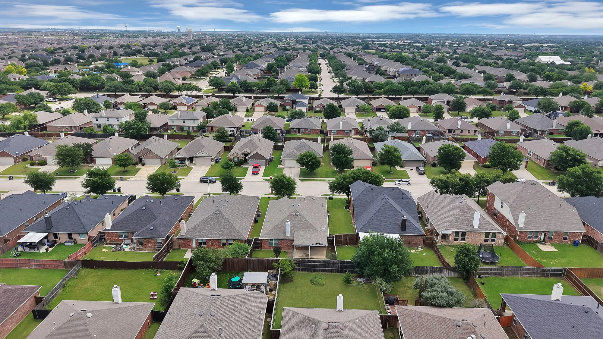 Single Family Residence For Sale in Denton County , 2805 Enchanted Eve Drive, Little Elm, Texas 75068, 4 Bedroom, 2 Bathroom, 2 Garage spaces, 1,980 Sqft, built in 2005, mls#21261445, Real Estate Agent in Little Elm, Homes For Sale in Denton county, Homes For Sale in Little Elm, Realtor in Little Elm Texas, Real Estate Brokerage Independent Realty Texas, Luminita Cordes Realtor