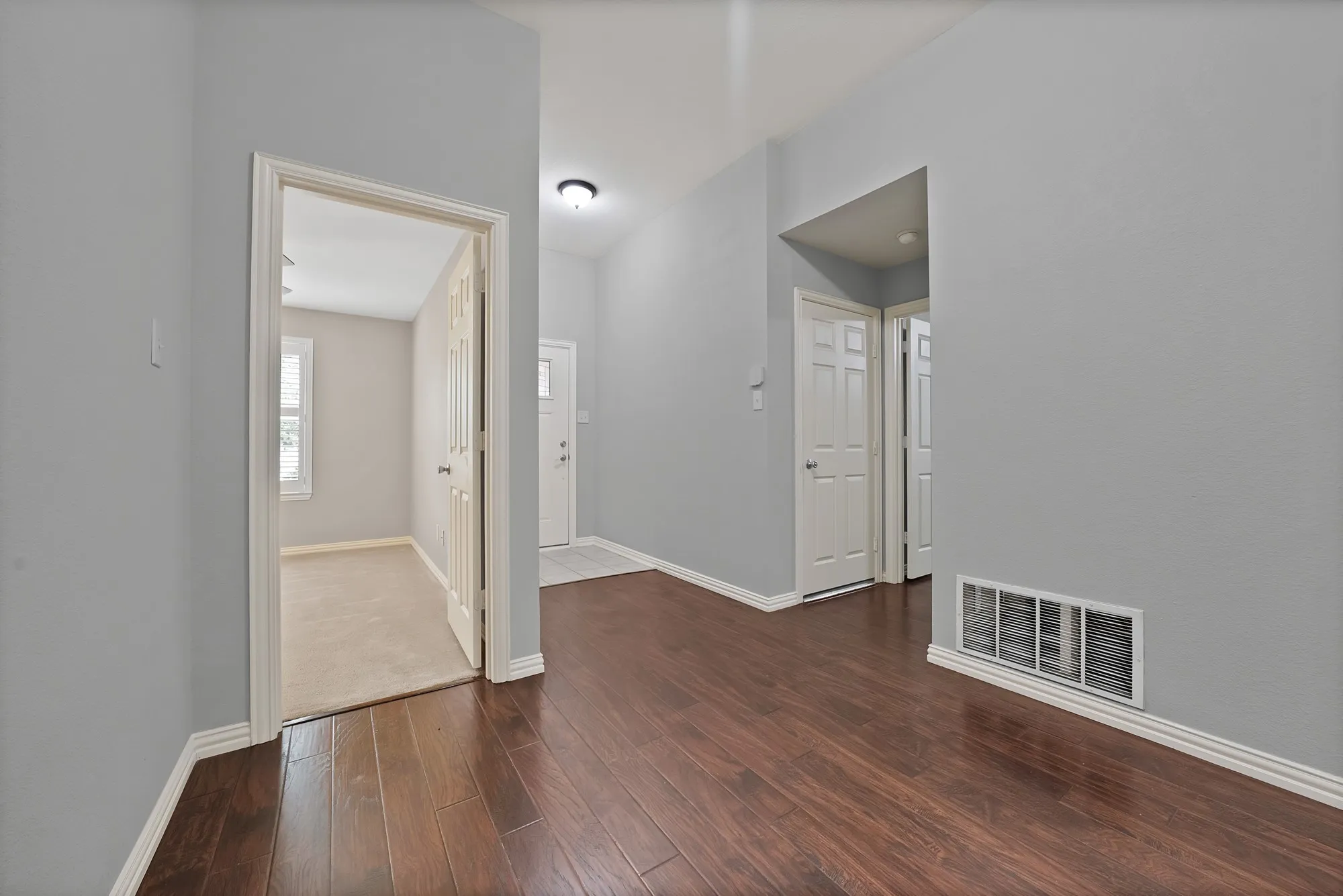 Single Family Residence For Sale in Denton County , 2805 Enchanted Eve Drive, Little Elm, Texas 75068, 4 Bedroom, 2 Bathroom, 2 Garage spaces, 1,980 Sqft, built in 2005, mls#21261445, Real Estate Agent in Little Elm, Homes For Sale in Denton county, Homes For Sale in Little Elm, Realtor in Little Elm Texas, Real Estate Brokerage Independent Realty Texas, Luminita Cordes Realtor