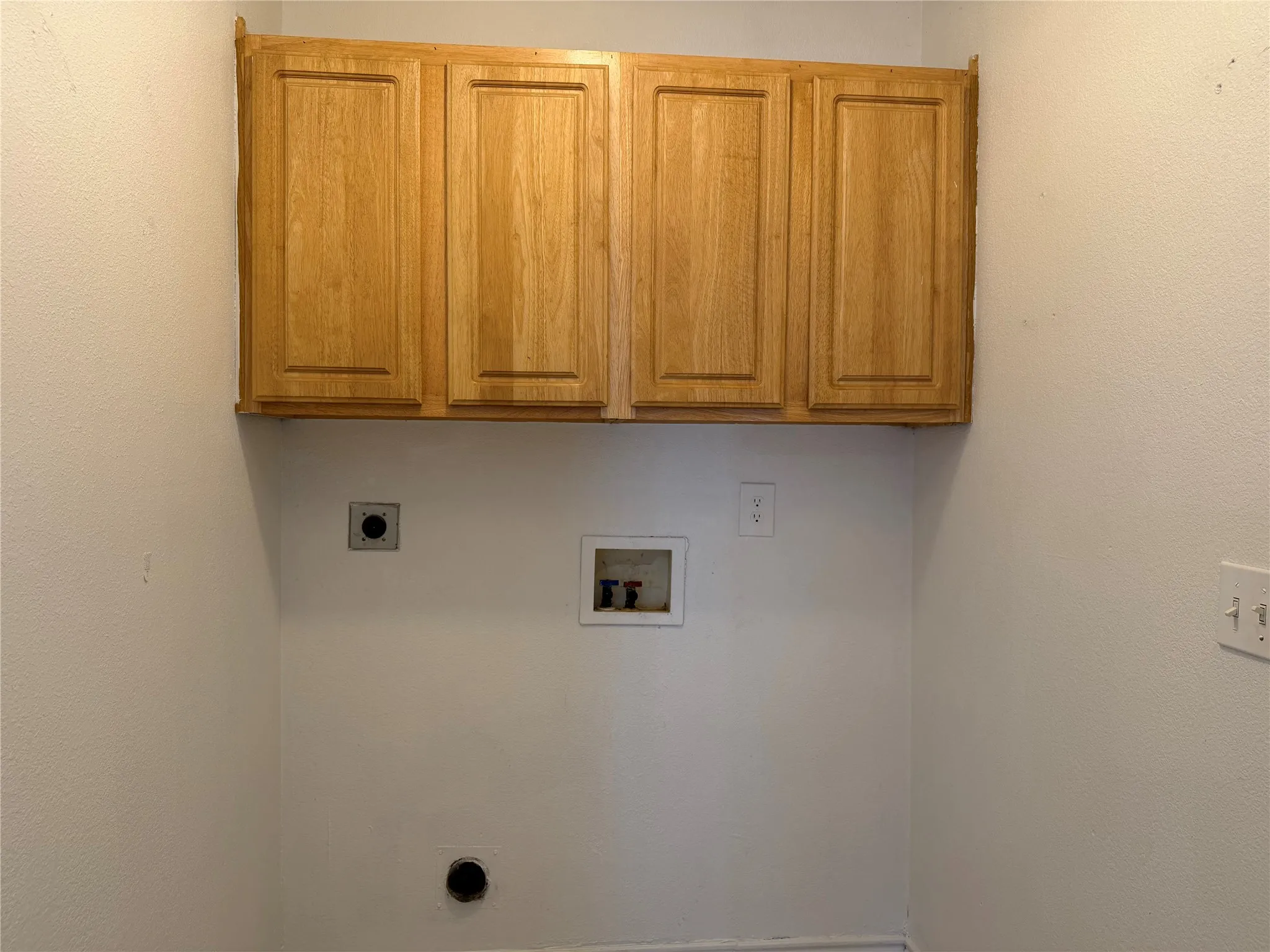 Single Family Residence For Rent in Tarrant County , 5500 David Strickland Road, Fort Worth, Texas 76119, 5 Bedroom, 2 Bathroom, 1 Garage spaces, 1,635 Sqft, built in 2004, mls#21268771, Real Estate Agent in Fort Worth, Homes For Rent in Tarrant county, Homes For Rent in Fort Worth, Realtor in Fort Worth Texas, Real Estate Brokerage Independent Realty Texas, Luminita Cordes Realtor