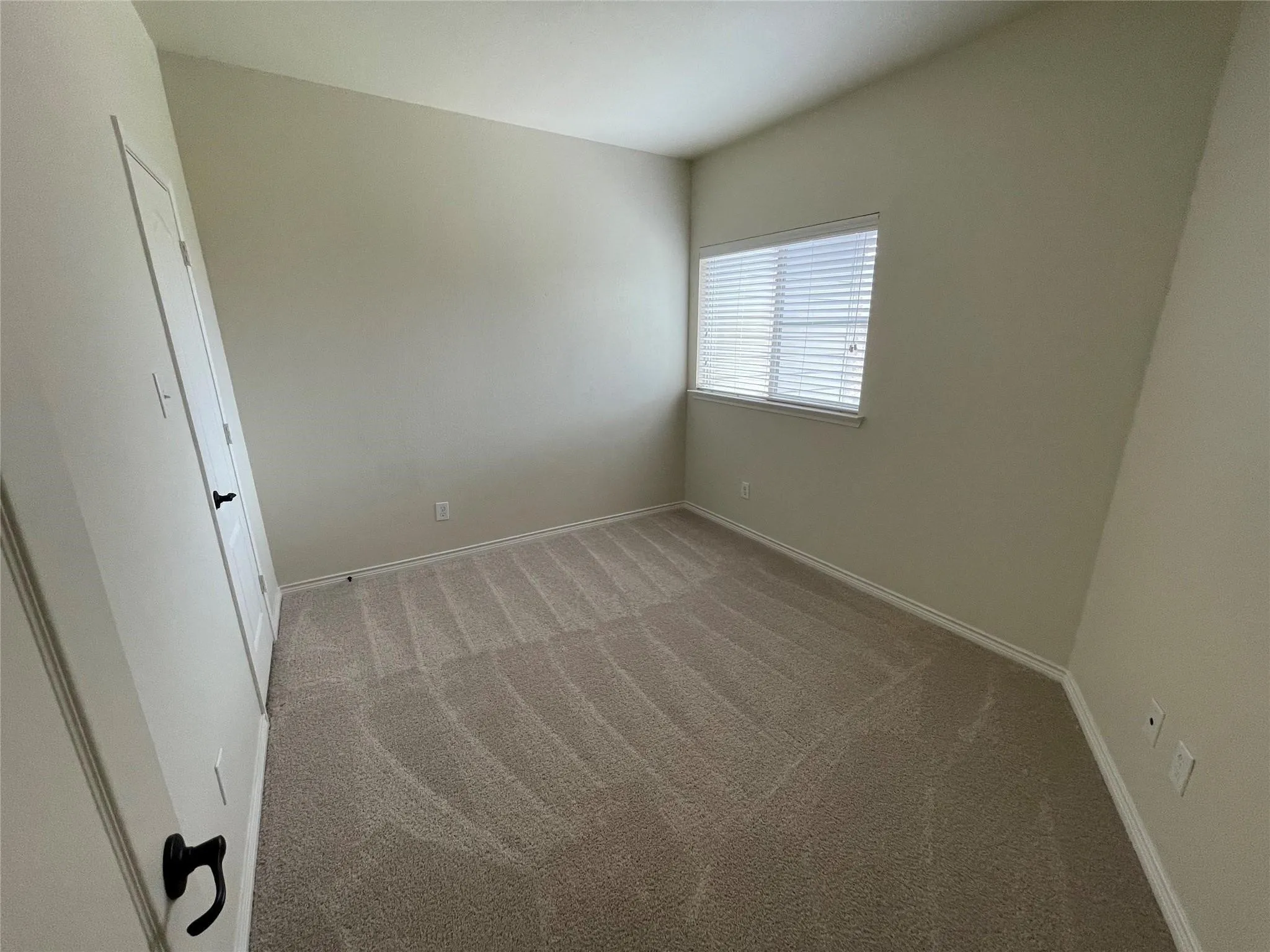 Townhouse For Rent in Denton County , 4240 Comanche Drive, Carrollton, Texas 75010, 3 Bedroom, 3 Bathroom, 2 Garage spaces, 1,843 Sqft, built in 2011, mls#21269581, Real Estate Agent in Carrollton, Homes For Rent in Denton county, Homes For Rent in Carrollton, Realtor in Carrollton Texas, Real Estate Brokerage Independent Realty Texas, Luminita Cordes Realtor