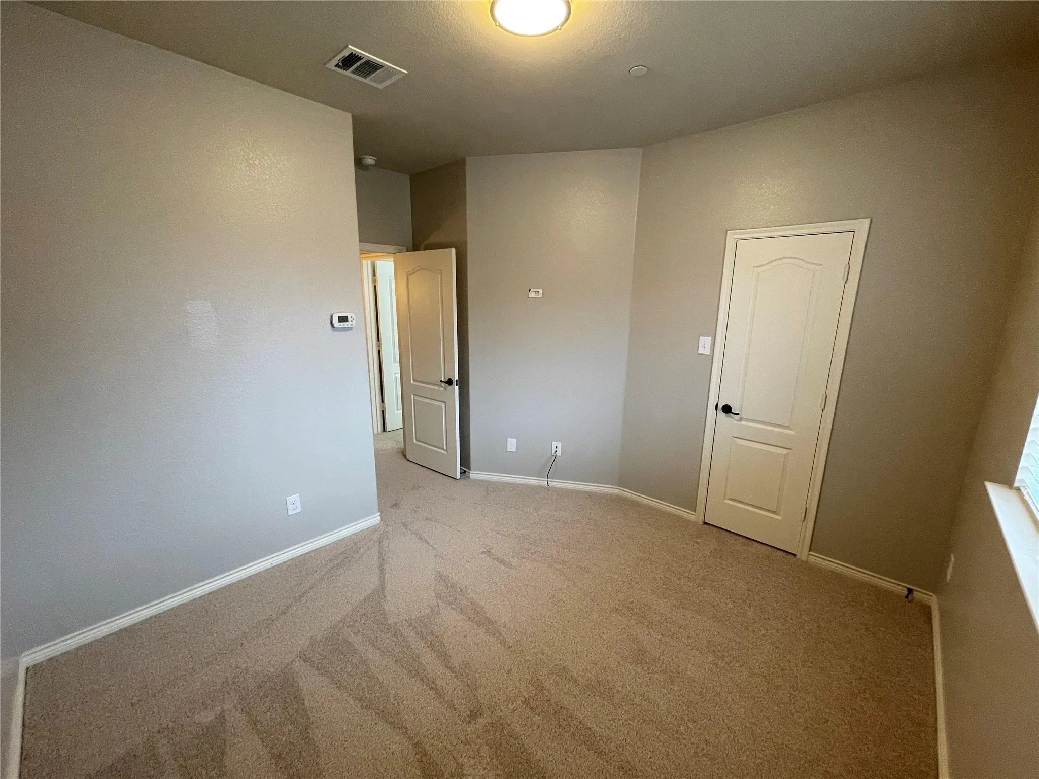 Townhouse For Rent in Denton County , 4240 Comanche Drive, Carrollton, Texas 75010, 3 Bedroom, 3 Bathroom, 2 Garage spaces, 1,843 Sqft, built in 2011, mls#21269581, Real Estate Agent in Carrollton, Homes For Rent in Denton county, Homes For Rent in Carrollton, Realtor in Carrollton Texas, Real Estate Brokerage Independent Realty Texas, Luminita Cordes Realtor