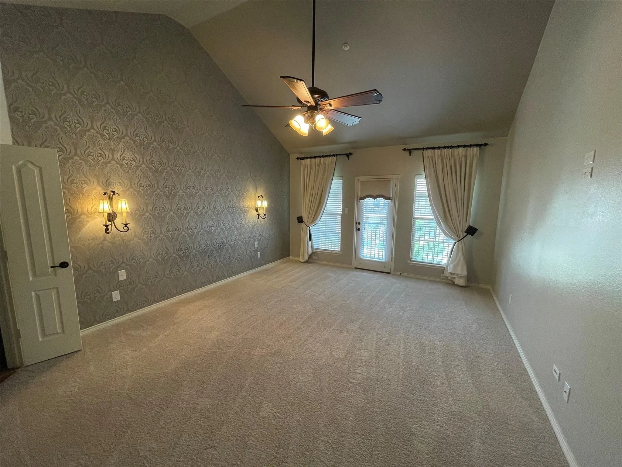 Townhouse For Rent in Denton County , 4240 Comanche Drive, Carrollton, Texas 75010, 3 Bedroom, 3 Bathroom, 2 Garage spaces, 1,843 Sqft, built in 2011, mls#21269581, Real Estate Agent in Carrollton, Homes For Rent in Denton county, Homes For Rent in Carrollton, Realtor in Carrollton Texas, Real Estate Brokerage Independent Realty Texas, Luminita Cordes Realtor