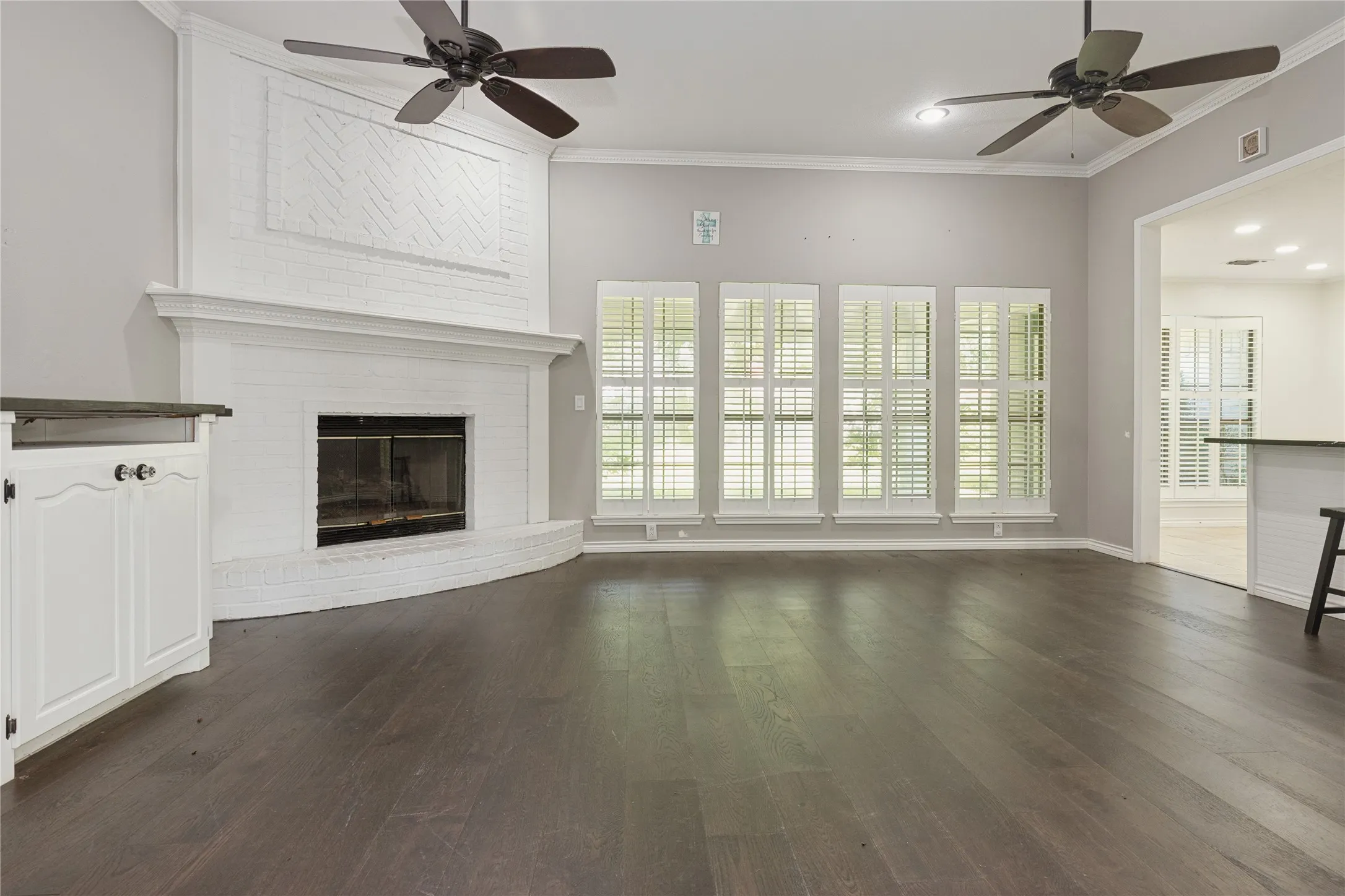 Single Family Residence For Sale in Bowie County , 111 Honeysuckle, New Boston, Texas 75570, 3 Bedroom, 2 Bathroom, 2 Garage spaces, 1,905 Sqft, built in 1994, mls#21269596, Real Estate Agent in New Boston, Homes For Sale in Bowie county, Homes For Sale in New Boston, Realtor in New Boston Texas, Real Estate Brokerage Independent Realty Texas, Luminita Cordes Realtor