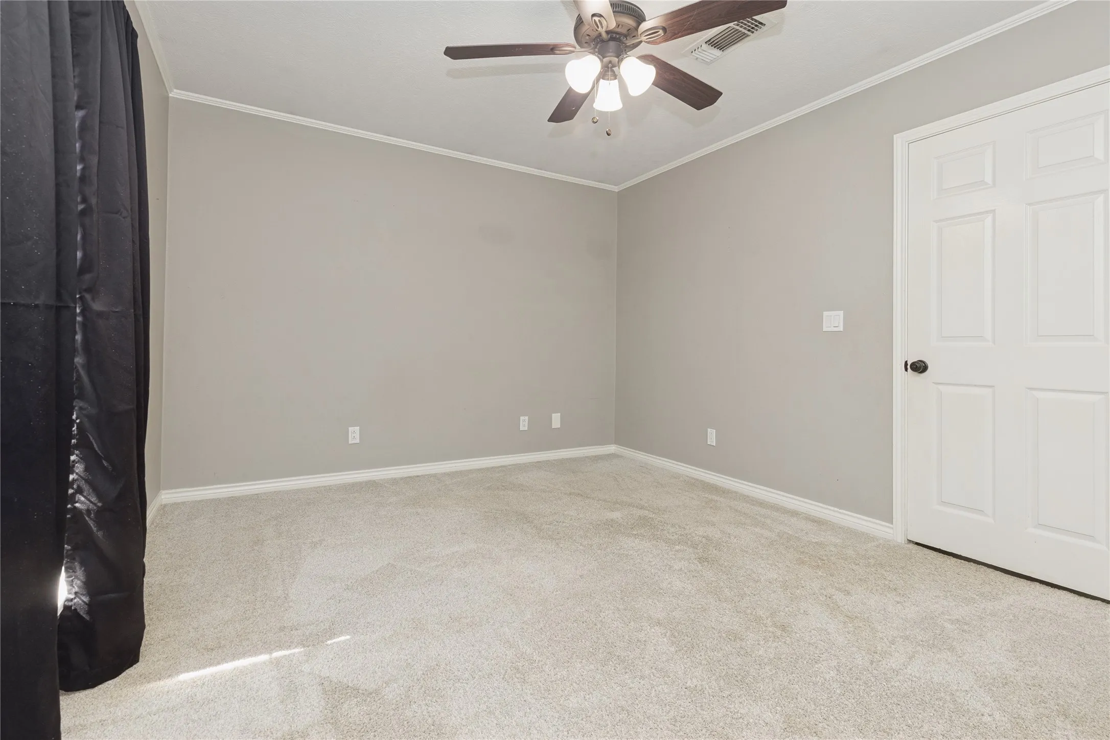 Single Family Residence For Sale in Bowie County , 111 Honeysuckle, New Boston, Texas 75570, 3 Bedroom, 2 Bathroom, 2 Garage spaces, 1,905 Sqft, built in 1994, mls#21269596, Real Estate Agent in New Boston, Homes For Sale in Bowie county, Homes For Sale in New Boston, Realtor in New Boston Texas, Real Estate Brokerage Independent Realty Texas, Luminita Cordes Realtor