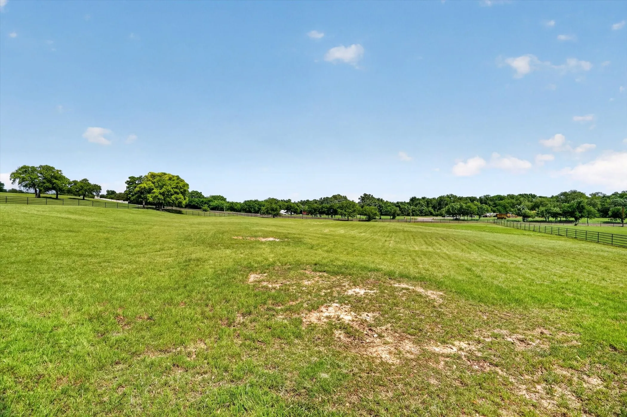 Single Family Residence For Sale in Parker County , 175 N Boyce Lane, Fort Worth, Texas 76108, 5 Bedroom, 4 Bathroom, 3 Garage spaces, 4,195 Sqft, built in 2001, mls#21269597, Real Estate Agent in Fort Worth, Homes For Sale in Parker county, Homes For Sale in Fort Worth, Realtor in Fort Worth Texas, Real Estate Brokerage Independent Realty Texas, Luminita Cordes Realtor