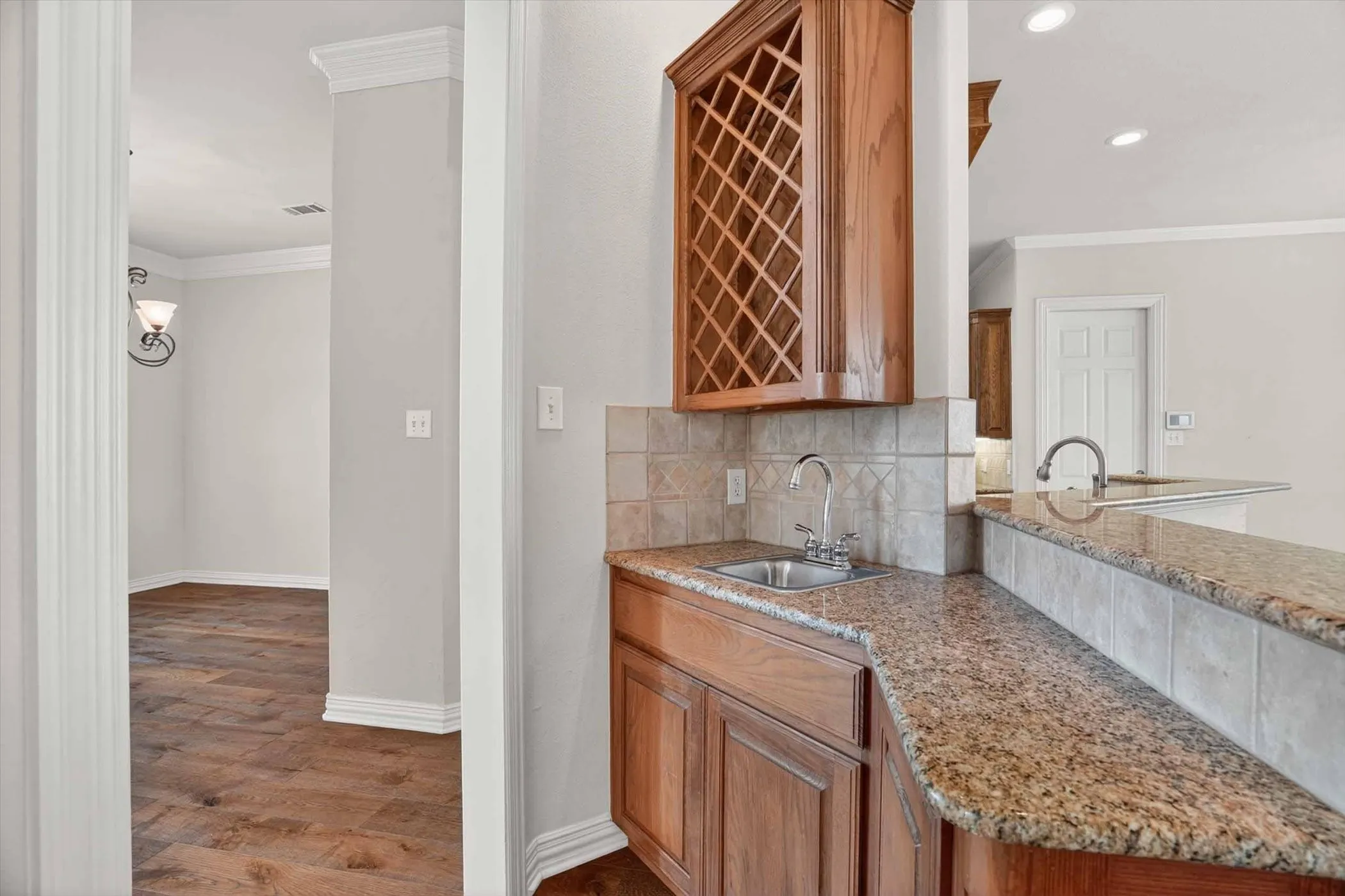 Single Family Residence For Sale in Parker County , 175 N Boyce Lane, Fort Worth, Texas 76108, 5 Bedroom, 4 Bathroom, 3 Garage spaces, 4,195 Sqft, built in 2001, mls#21269597, Real Estate Agent in Fort Worth, Homes For Sale in Parker county, Homes For Sale in Fort Worth, Realtor in Fort Worth Texas, Real Estate Brokerage Independent Realty Texas, Luminita Cordes Realtor