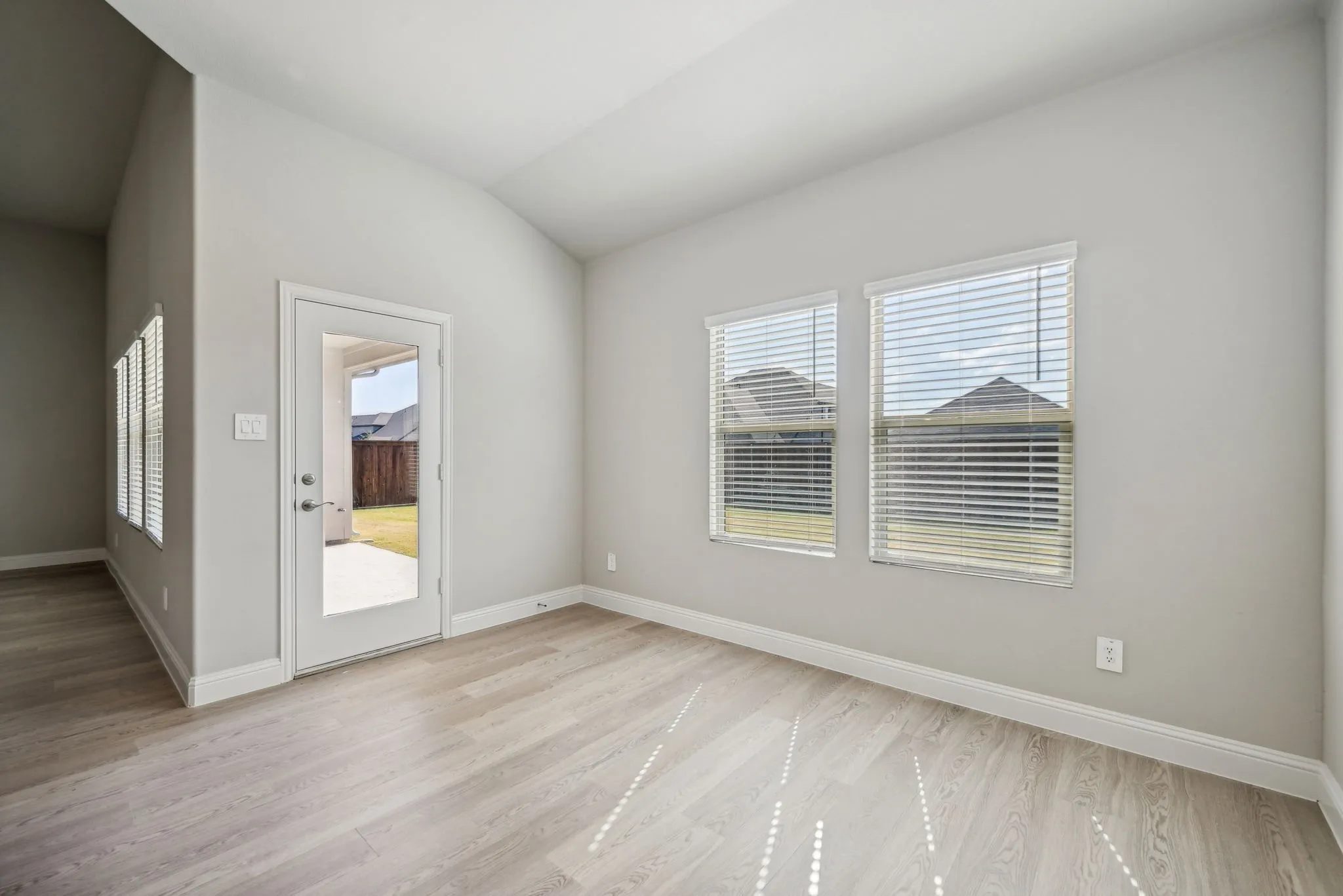  Photo is not of the actual home, but is an inspirational photo of builder’s model home and may depict options, furnishings, and/or decorator features that are not included.

