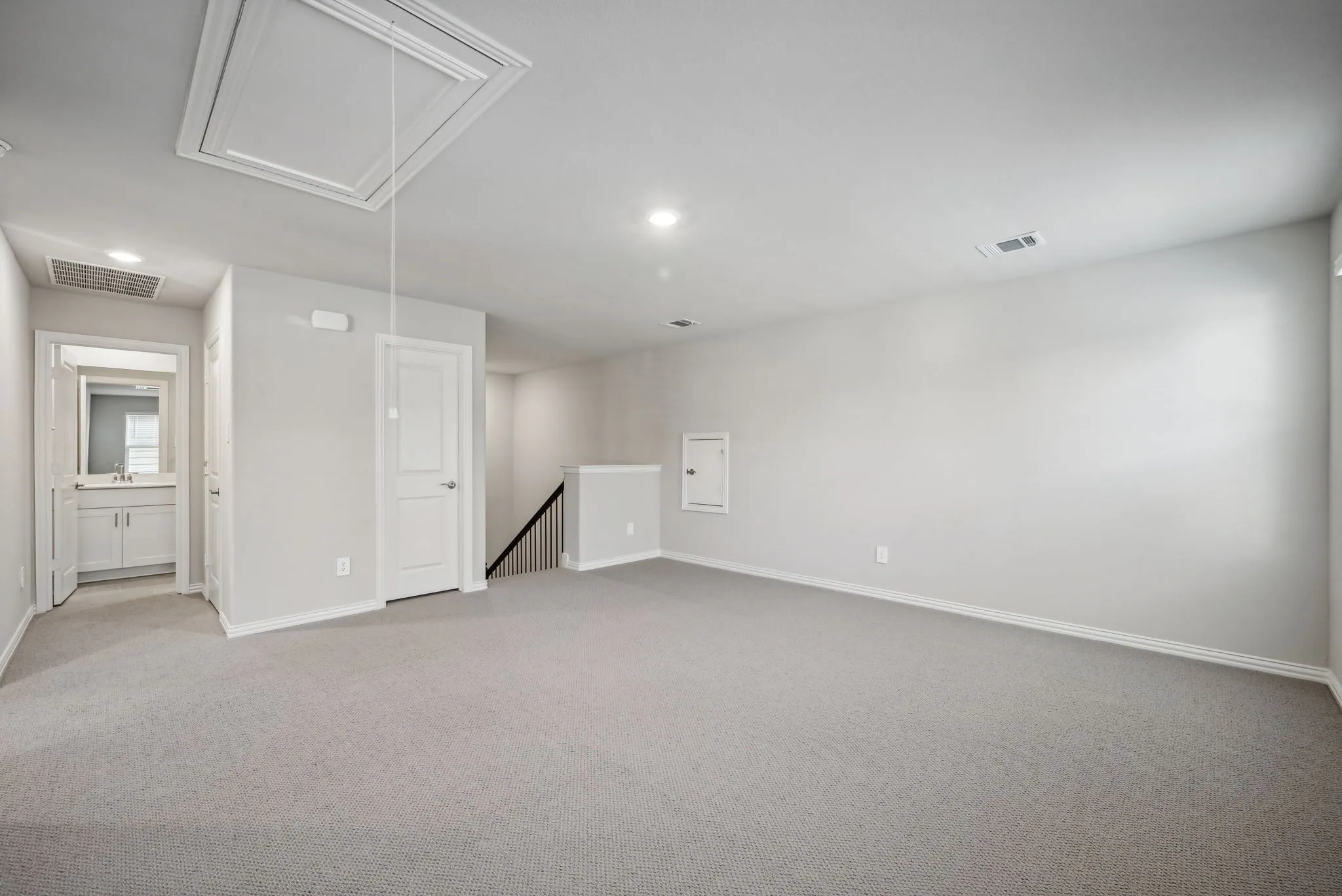 Photo is not of the actual home, but is an inspirational photo of builder’s model home and may depict options, furnishings, and/or decorator features that are not included.
