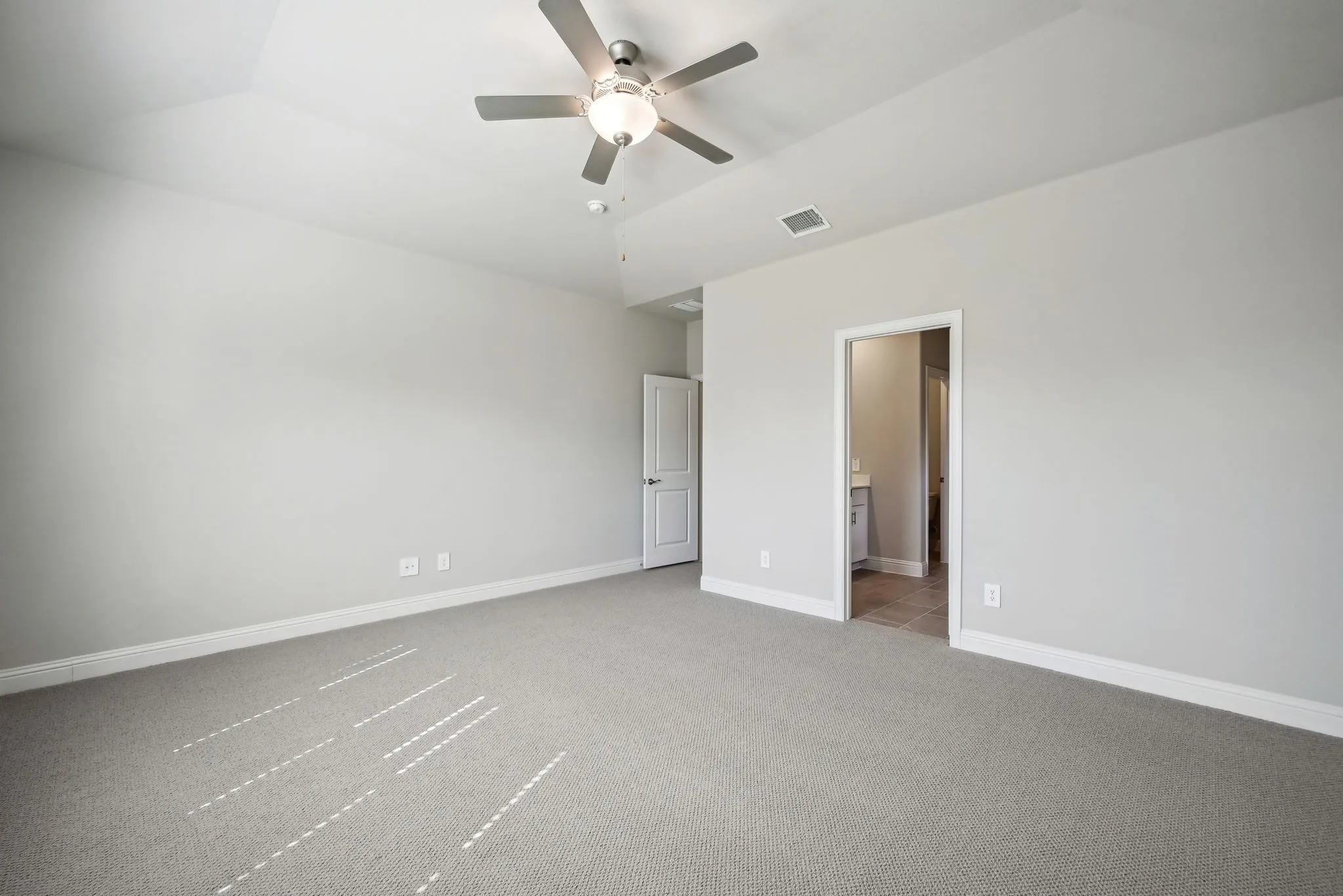  Photo is not of the actual home, but is an inspirational photo of builder’s model home and may depict options, furnishings, and/or decorator features that are not included.
