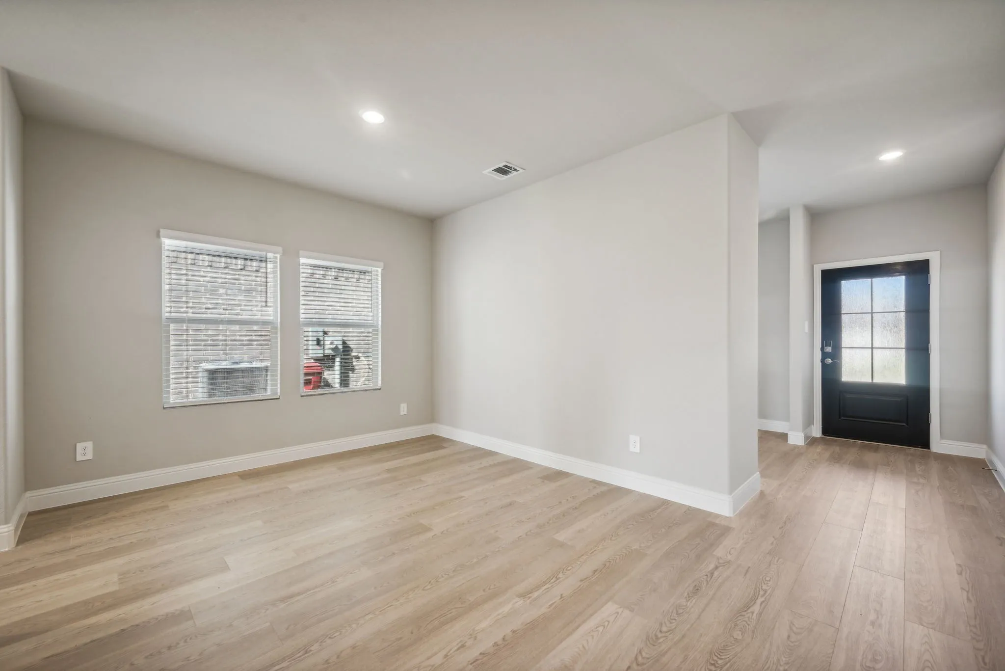  Photo is not of the actual home, but is an inspirational photo of builder’s model home and may depict options, furnishings, and/or decorator features that are not included.
