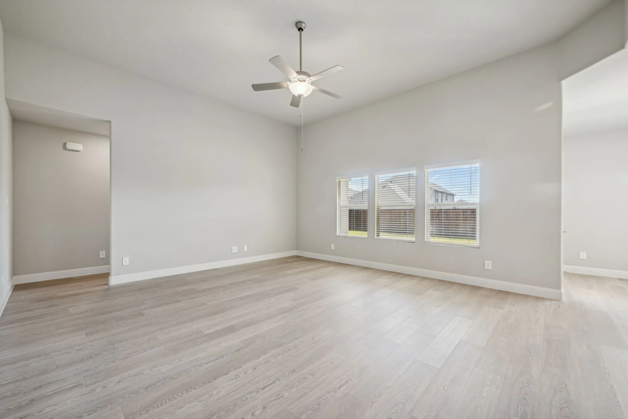  Photo is not of the actual home, but is an inspirational photo of builder’s model home and may depict options, furnishings, and/or decorator features that are not included.
