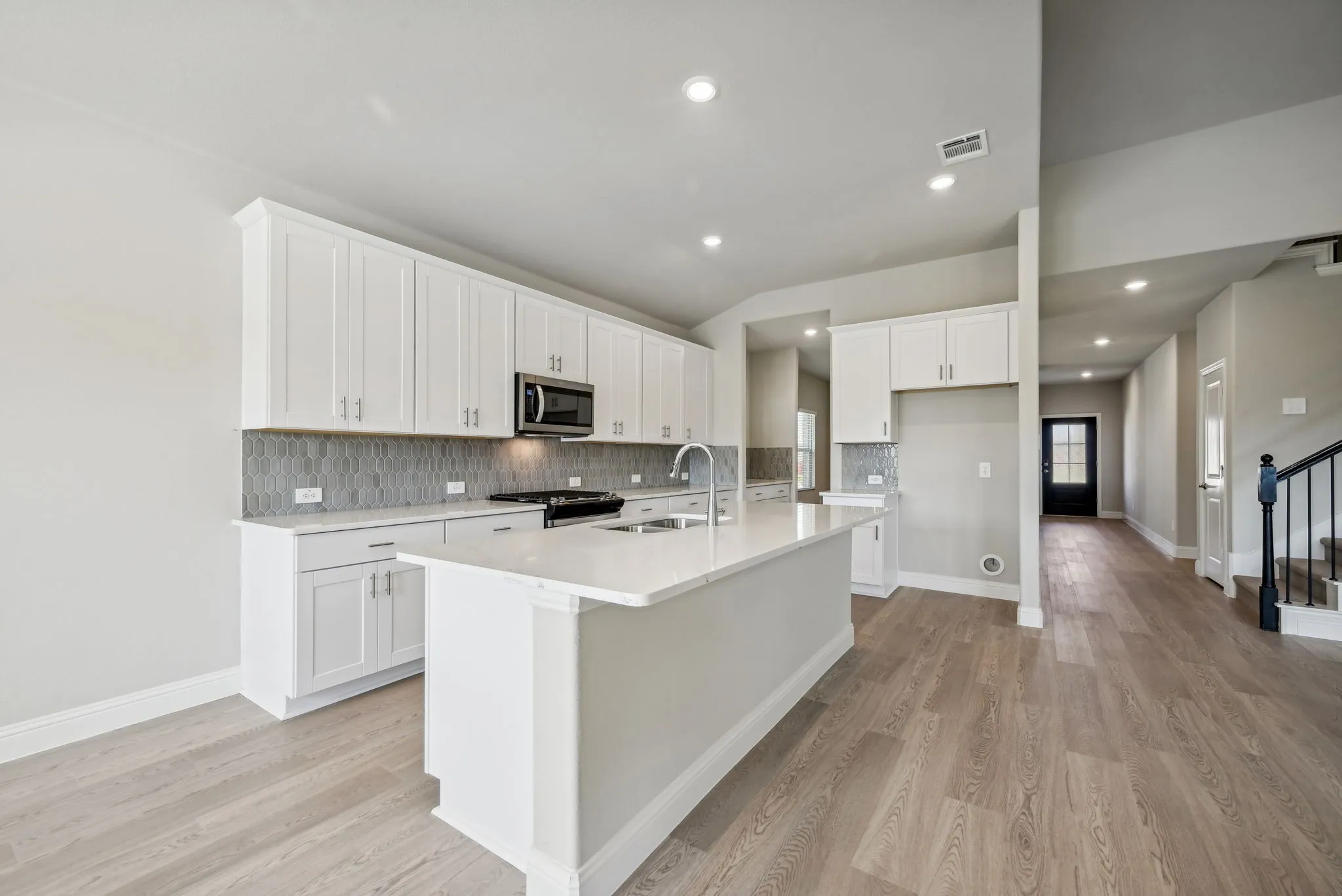  Photo is not of the actual home, but is an inspirational photo of builder’s model home and may depict options, furnishings, and/or decorator features that are not included.
