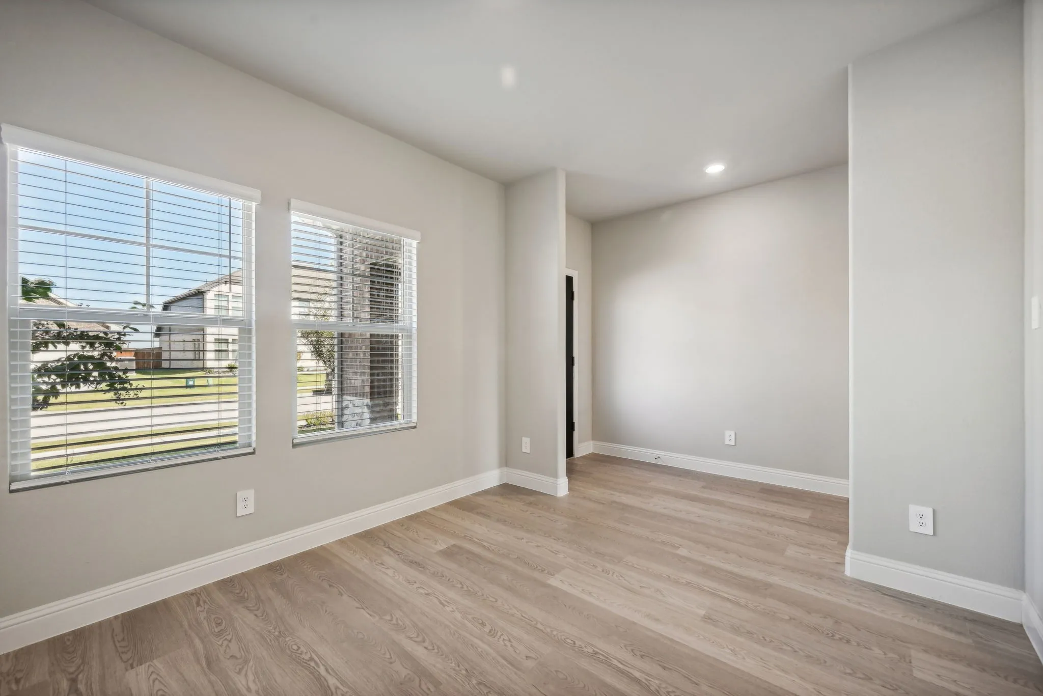  Photo is not of the actual home, but is an inspirational photo of builder’s model home and may depict options, furnishings, and/or decorator features that are not included.
