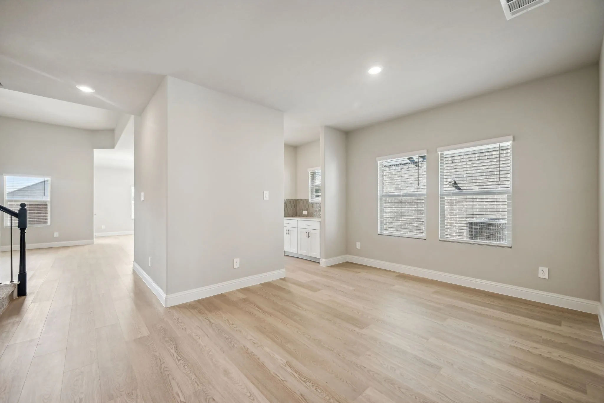  Photo is not of the actual home, but is an inspirational photo of builder’s model home and may depict options, furnishings, and/or decorator features that are not included.
