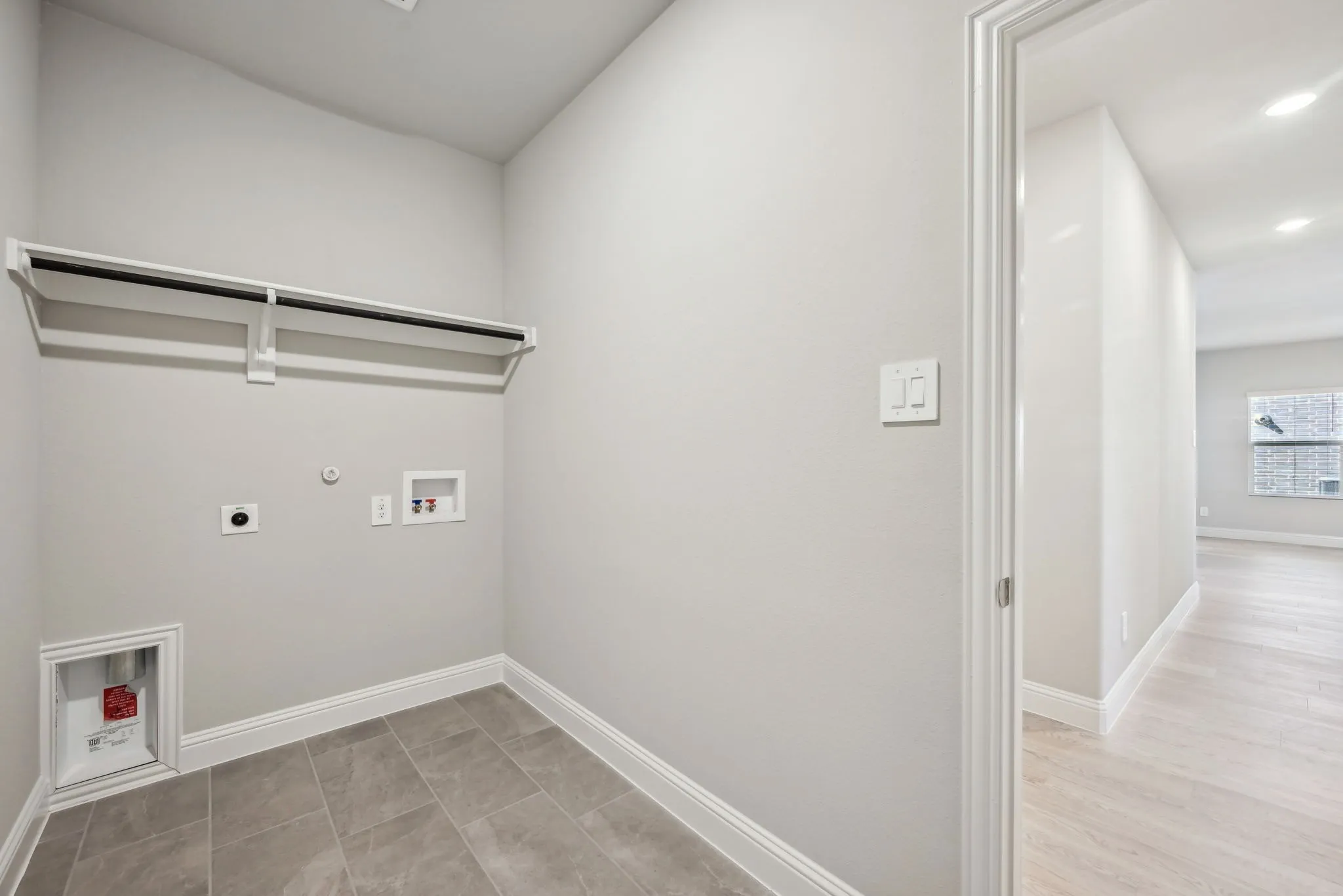 Photo is not of the actual home, but is an inspirational photo of builder’s model home and may depict options, furnishings, and/or decorator features that are not included.
