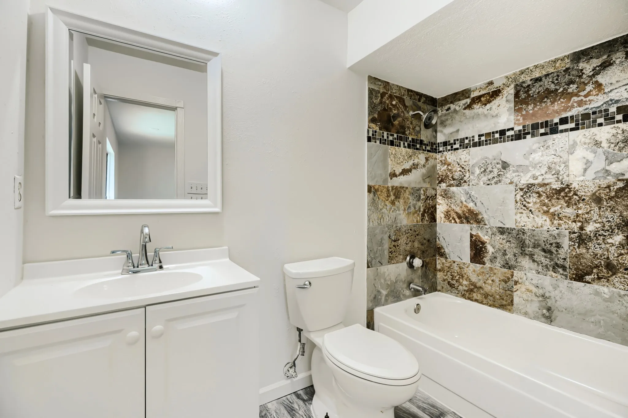 Single Family Residence For Sale in Tarrant County , 804 Netherland Drive, Arlington, Texas 76017, 3 Bedroom, 2 Bathroom, 2 Garage spaces, 1,449 Sqft, built in 1983, mls#21199619, Real Estate Agent in Arlington, Homes For Sale in Tarrant county, Homes For Sale in Arlington, Realtor in Arlington Texas, Real Estate Brokerage Independent Realty Texas, Luminita Cordes Realtor