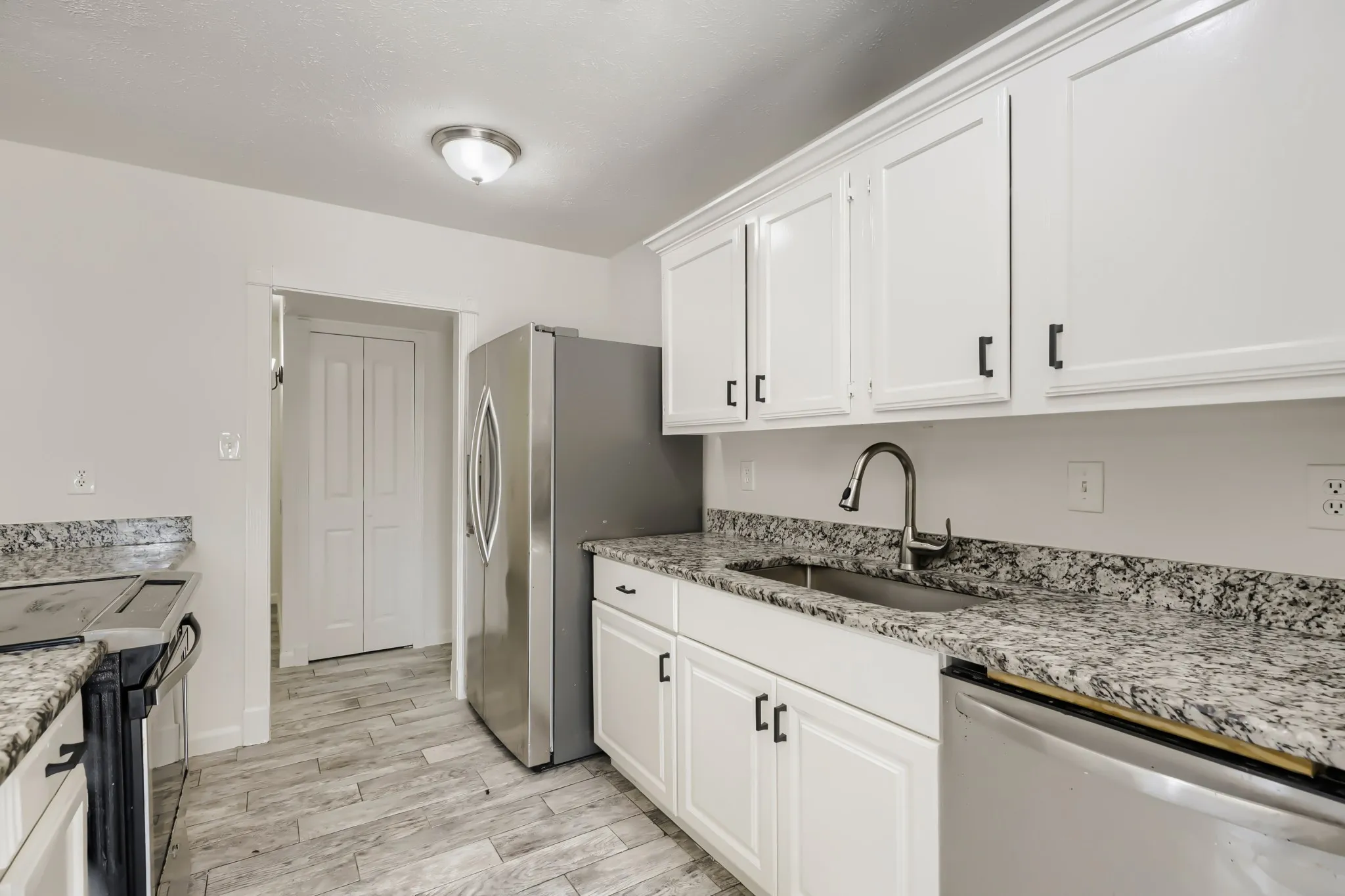 Single Family Residence For Sale in Tarrant County , 804 Netherland Drive, Arlington, Texas 76017, 3 Bedroom, 2 Bathroom, 2 Garage spaces, 1,449 Sqft, built in 1983, mls#21199619, Real Estate Agent in Arlington, Homes For Sale in Tarrant county, Homes For Sale in Arlington, Realtor in Arlington Texas, Real Estate Brokerage Independent Realty Texas, Luminita Cordes Realtor