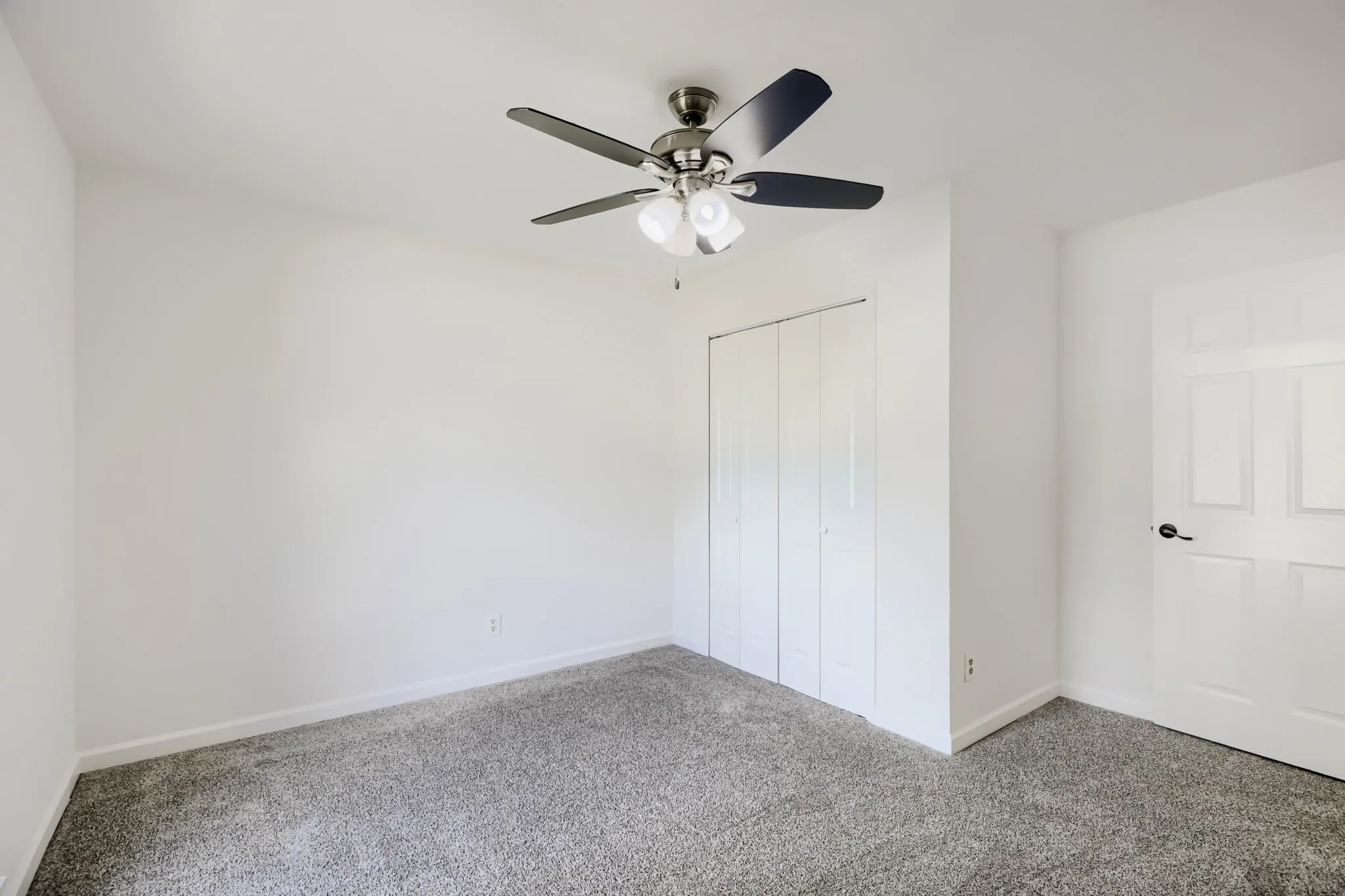 Single Family Residence For Sale in Tarrant County , 804 Netherland Drive, Arlington, Texas 76017, 3 Bedroom, 2 Bathroom, 2 Garage spaces, 1,449 Sqft, built in 1983, mls#21199619, Real Estate Agent in Arlington, Homes For Sale in Tarrant county, Homes For Sale in Arlington, Realtor in Arlington Texas, Real Estate Brokerage Independent Realty Texas, Luminita Cordes Realtor