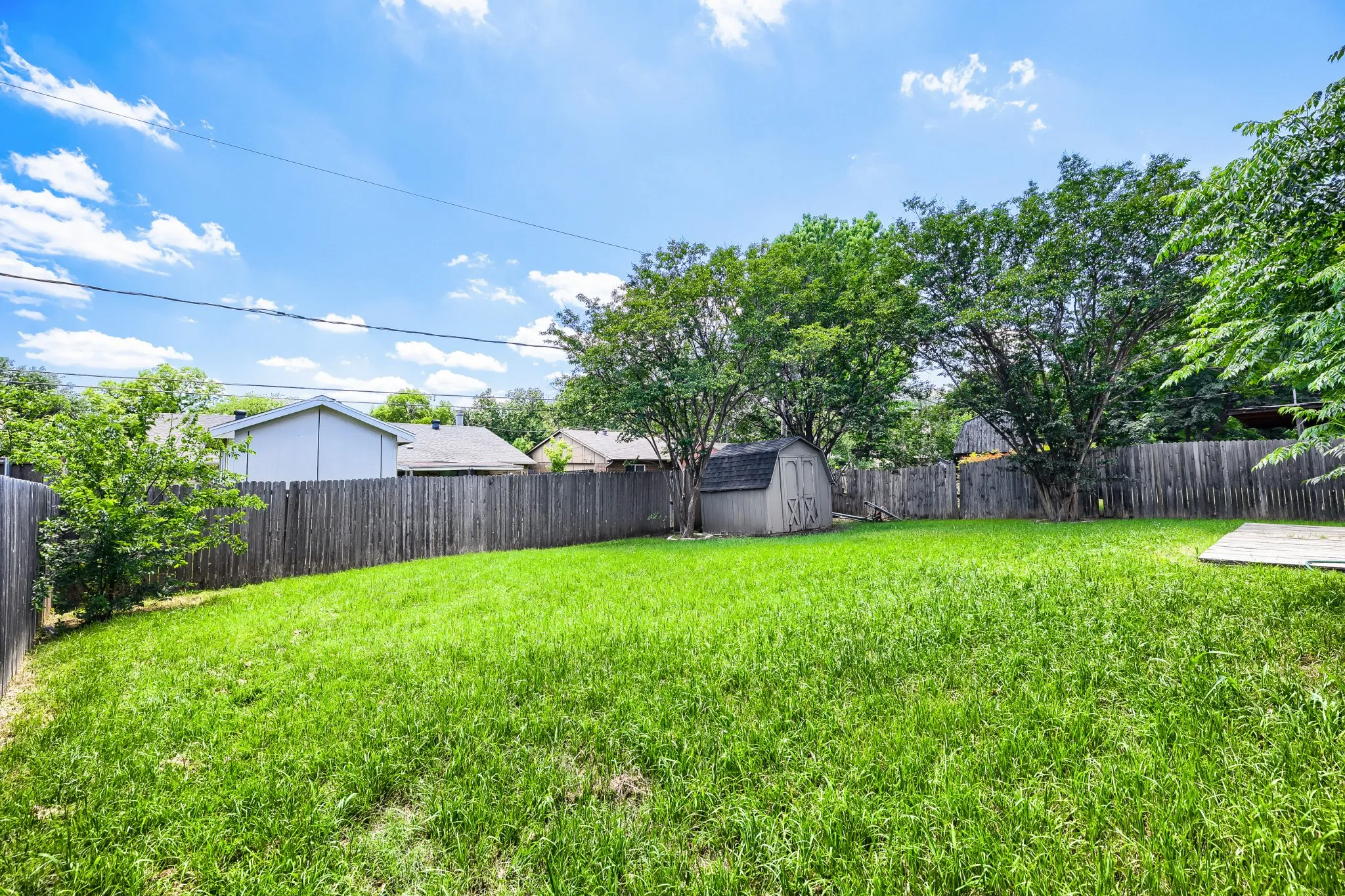 Single Family Residence For Sale in Tarrant County , 804 Netherland Drive, Arlington, Texas 76017, 3 Bedroom, 2 Bathroom, 2 Garage spaces, 1,449 Sqft, built in 1983, mls#21199619, Real Estate Agent in Arlington, Homes For Sale in Tarrant county, Homes For Sale in Arlington, Realtor in Arlington Texas, Real Estate Brokerage Independent Realty Texas, Luminita Cordes Realtor