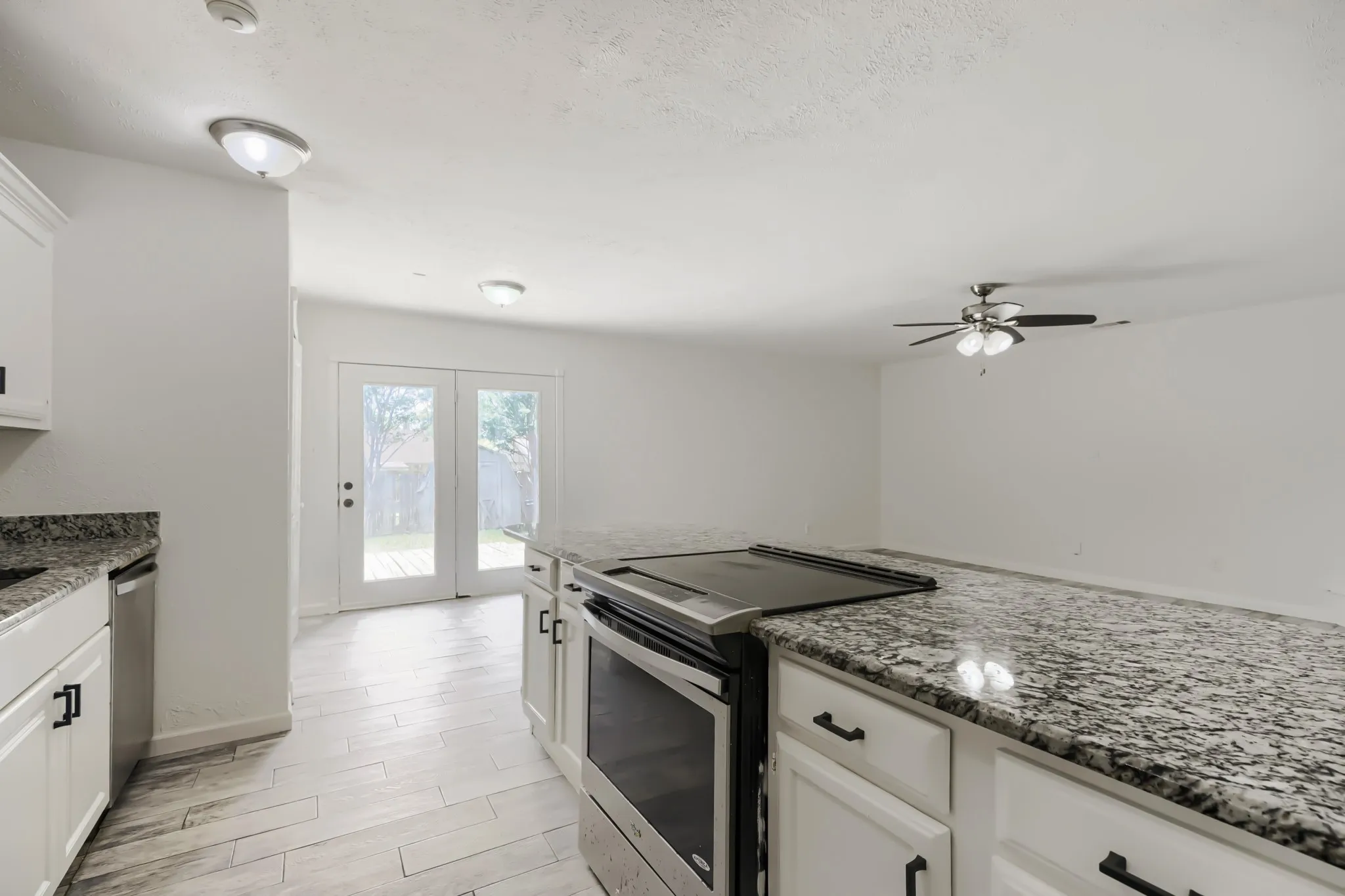 Single Family Residence For Sale in Tarrant County , 804 Netherland Drive, Arlington, Texas 76017, 3 Bedroom, 2 Bathroom, 2 Garage spaces, 1,449 Sqft, built in 1983, mls#21199619, Real Estate Agent in Arlington, Homes For Sale in Tarrant county, Homes For Sale in Arlington, Realtor in Arlington Texas, Real Estate Brokerage Independent Realty Texas, Luminita Cordes Realtor