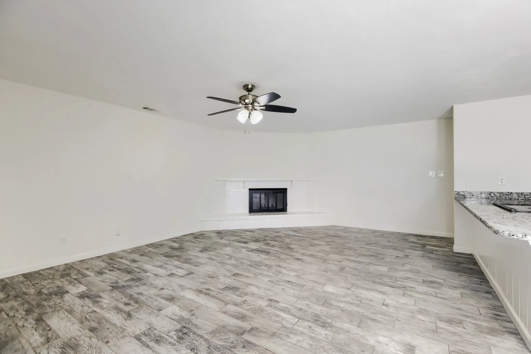 Single Family Residence For Sale in Tarrant County , 804 Netherland Drive, Arlington, Texas 76017, 3 Bedroom, 2 Bathroom, 2 Garage spaces, 1,449 Sqft, built in 1983, mls#21199619, Real Estate Agent in Arlington, Homes For Sale in Tarrant county, Homes For Sale in Arlington, Realtor in Arlington Texas, Real Estate Brokerage Independent Realty Texas, Luminita Cordes Realtor