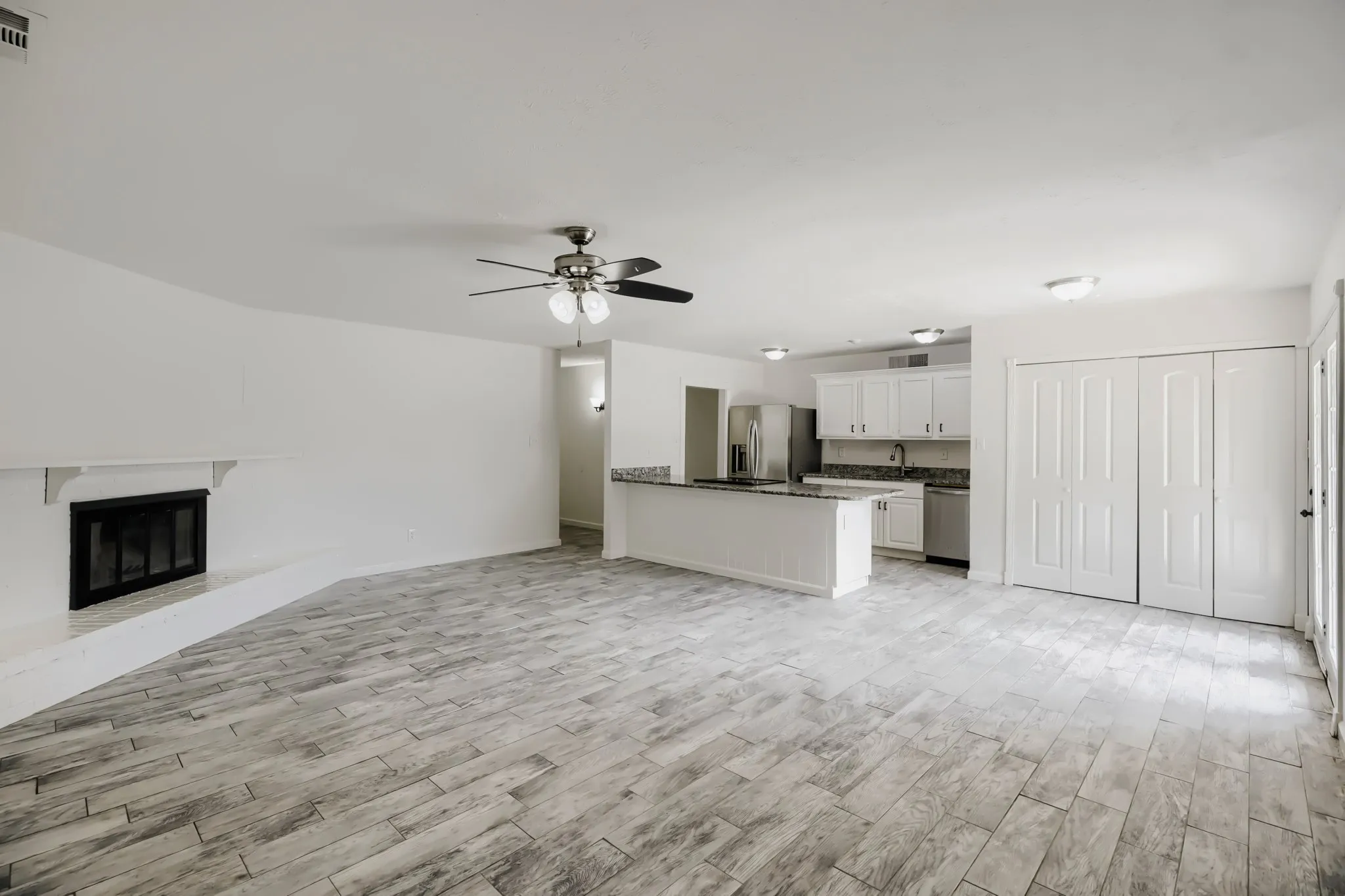 Single Family Residence For Sale in Tarrant County , 804 Netherland Drive, Arlington, Texas 76017, 3 Bedroom, 2 Bathroom, 2 Garage spaces, 1,449 Sqft, built in 1983, mls#21199619, Real Estate Agent in Arlington, Homes For Sale in Tarrant county, Homes For Sale in Arlington, Realtor in Arlington Texas, Real Estate Brokerage Independent Realty Texas, Luminita Cordes Realtor