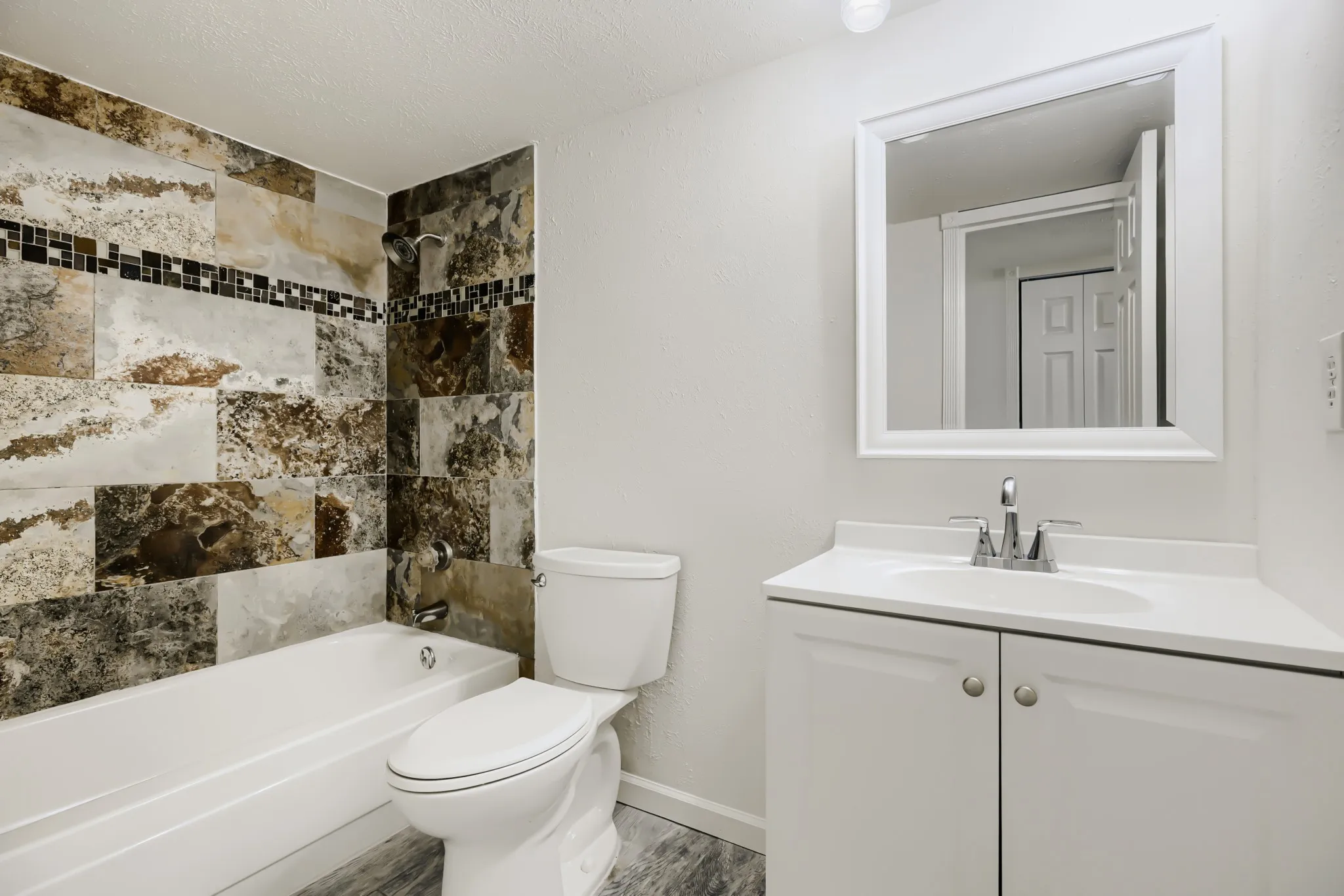 Single Family Residence For Sale in Tarrant County , 804 Netherland Drive, Arlington, Texas 76017, 3 Bedroom, 2 Bathroom, 2 Garage spaces, 1,449 Sqft, built in 1983, mls#21199619, Real Estate Agent in Arlington, Homes For Sale in Tarrant county, Homes For Sale in Arlington, Realtor in Arlington Texas, Real Estate Brokerage Independent Realty Texas, Luminita Cordes Realtor