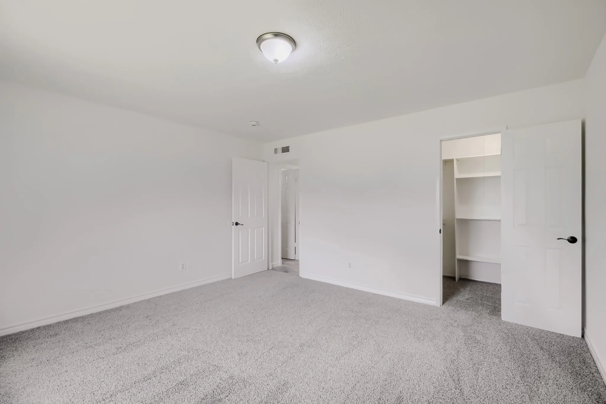 Single Family Residence For Sale in Tarrant County , 804 Netherland Drive, Arlington, Texas 76017, 3 Bedroom, 2 Bathroom, 2 Garage spaces, 1,449 Sqft, built in 1983, mls#21199619, Real Estate Agent in Arlington, Homes For Sale in Tarrant county, Homes For Sale in Arlington, Realtor in Arlington Texas, Real Estate Brokerage Independent Realty Texas, Luminita Cordes Realtor